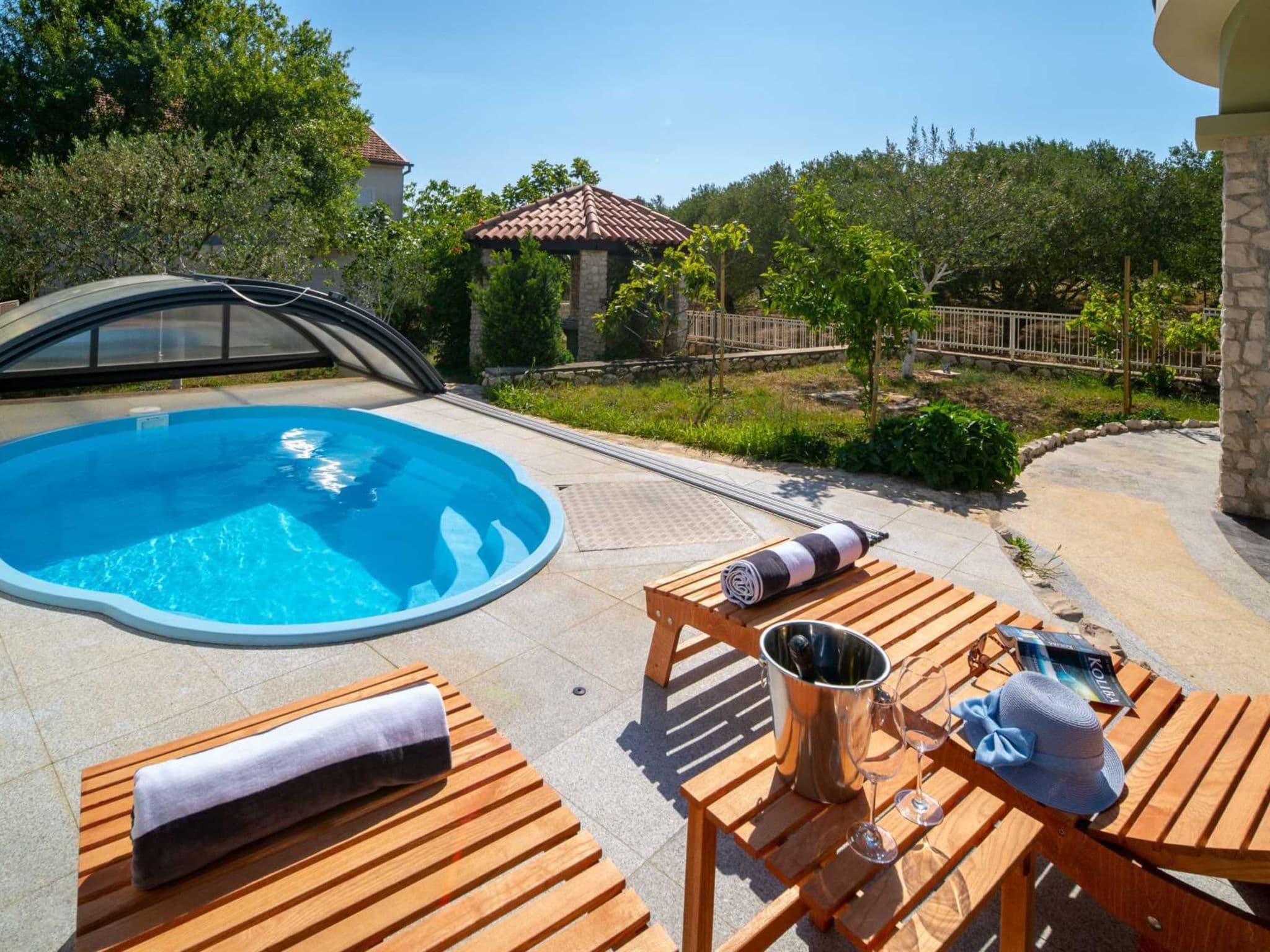 Pool Indoor