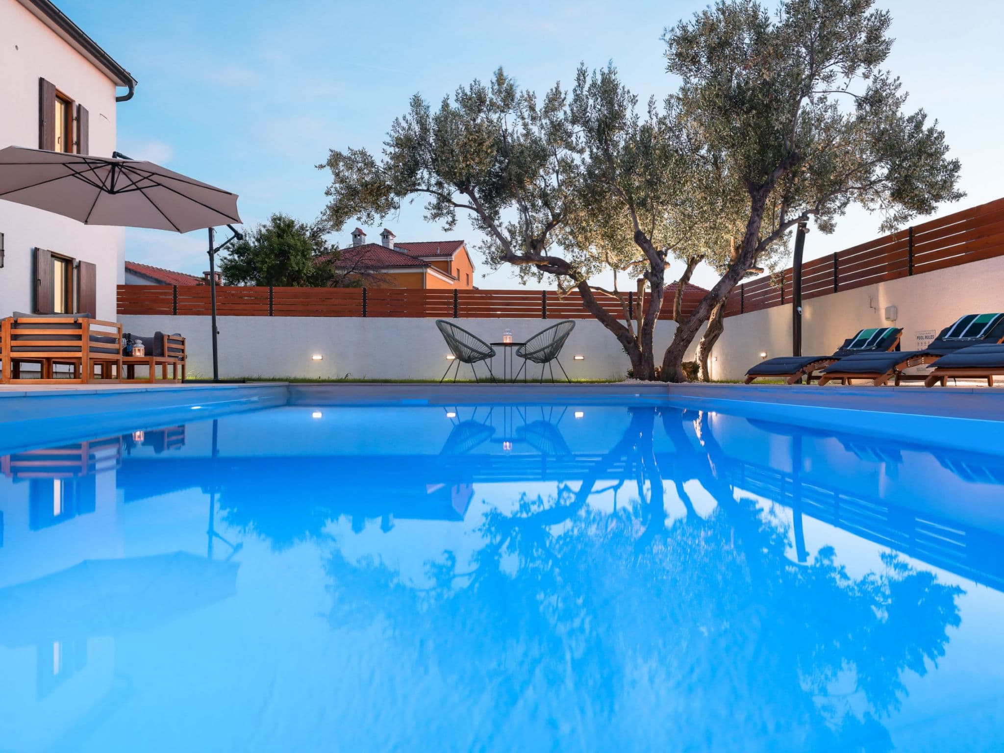 Pool Indoor