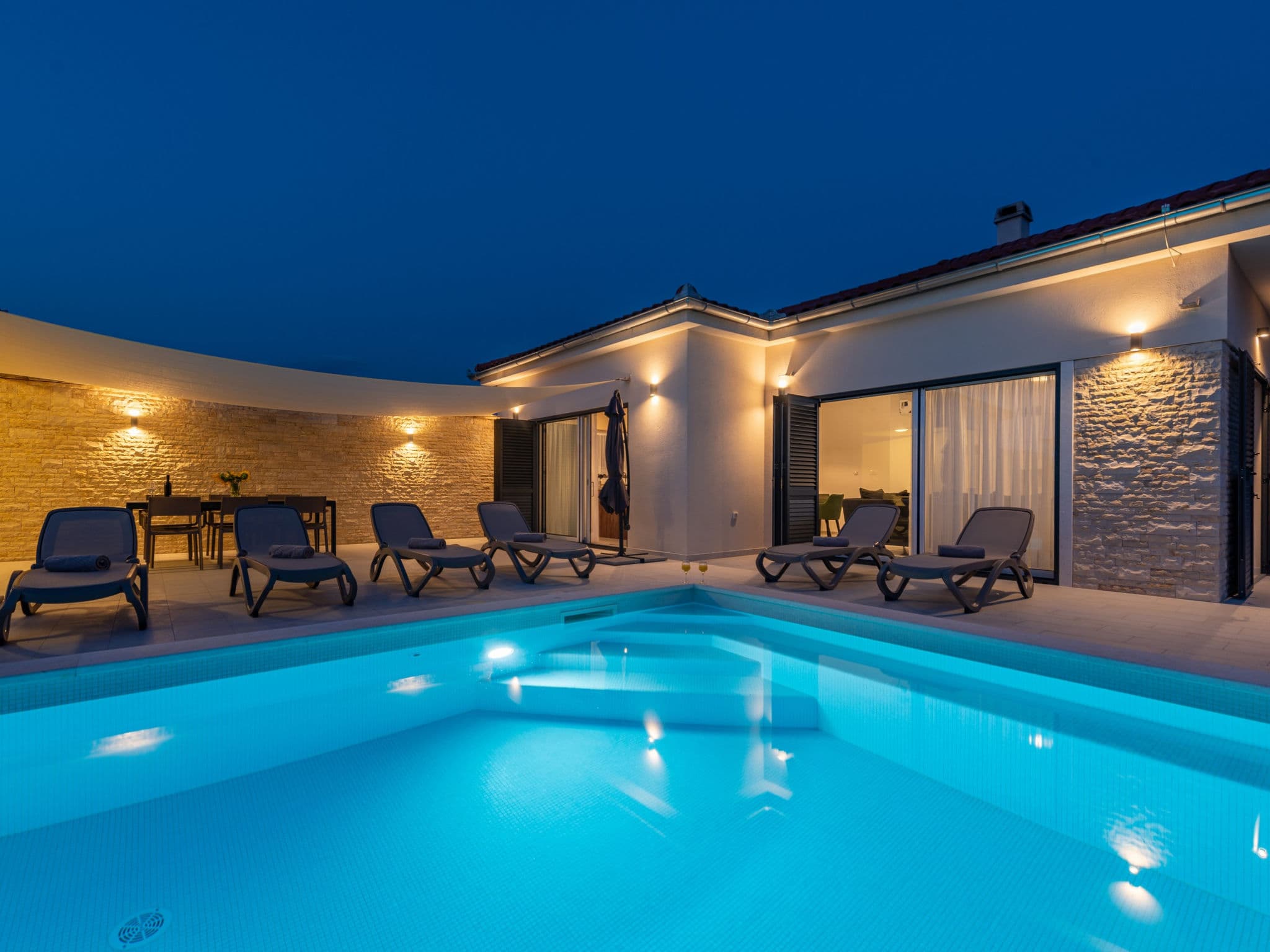 Pool Indoor