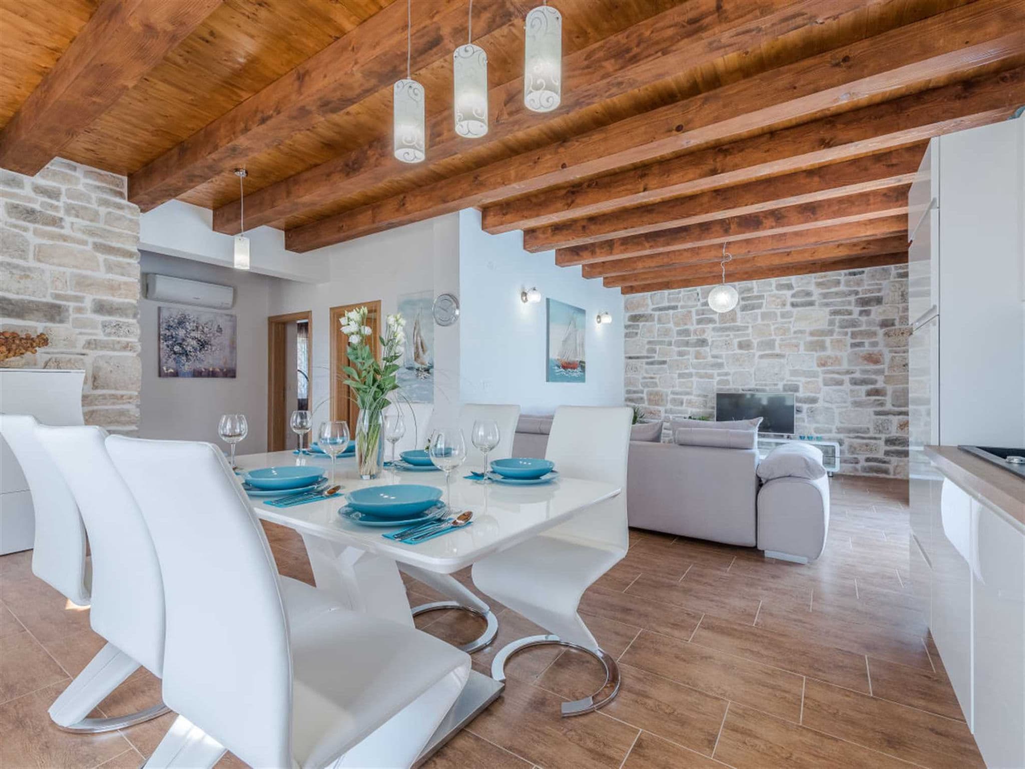 Kitchen / Dining Room