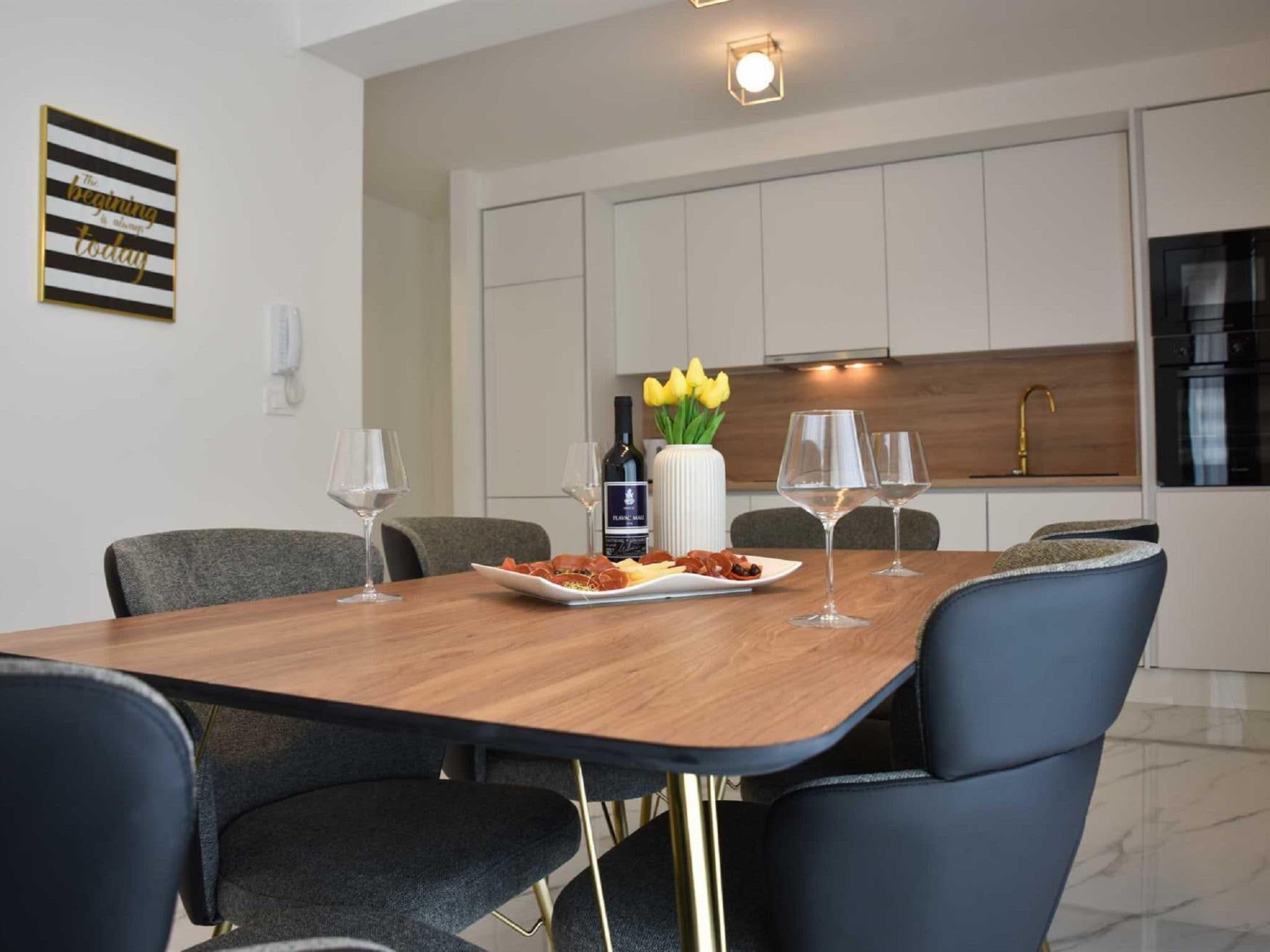 Kitchen / Dining Room