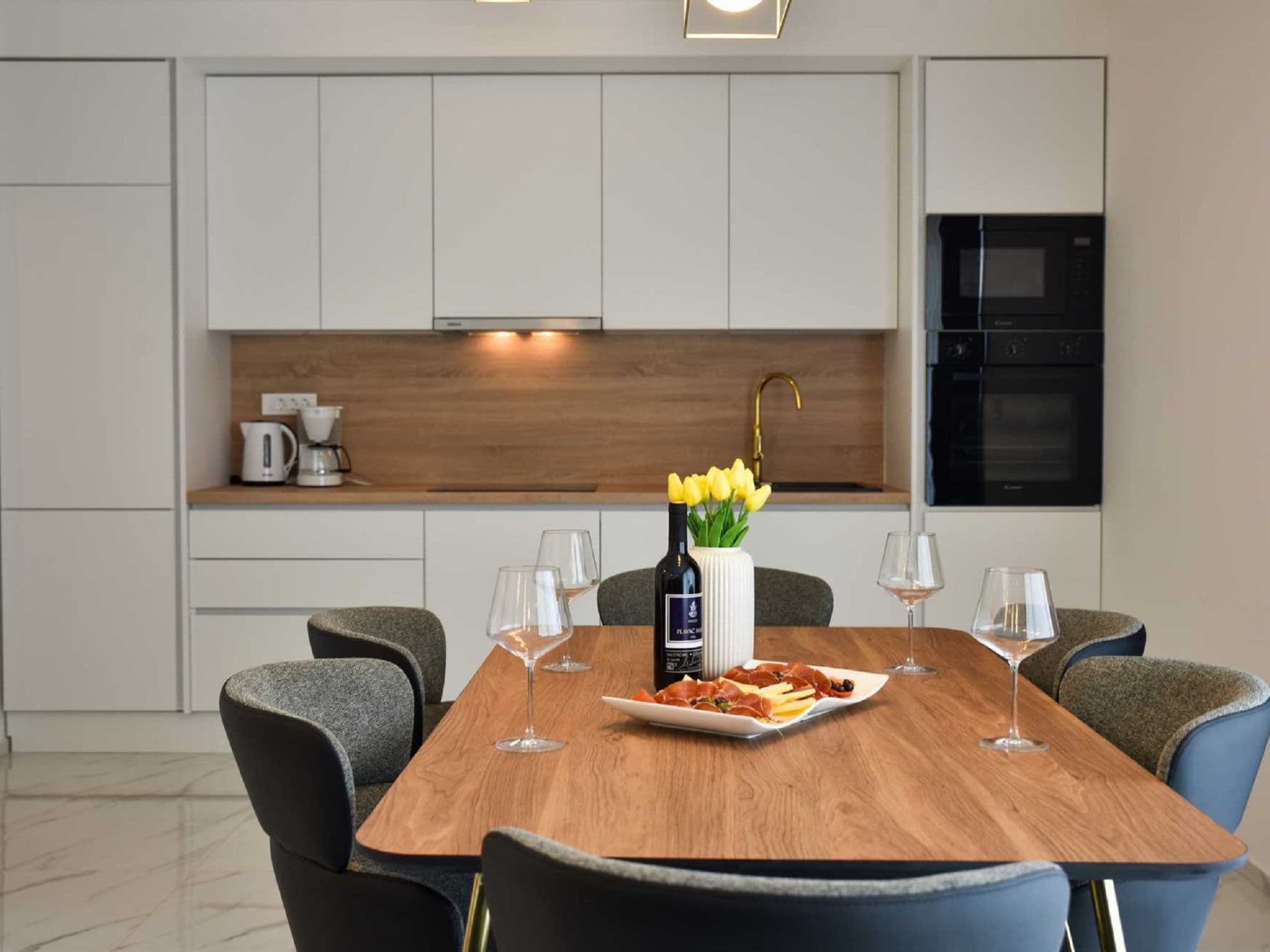 Kitchen / Dining Room