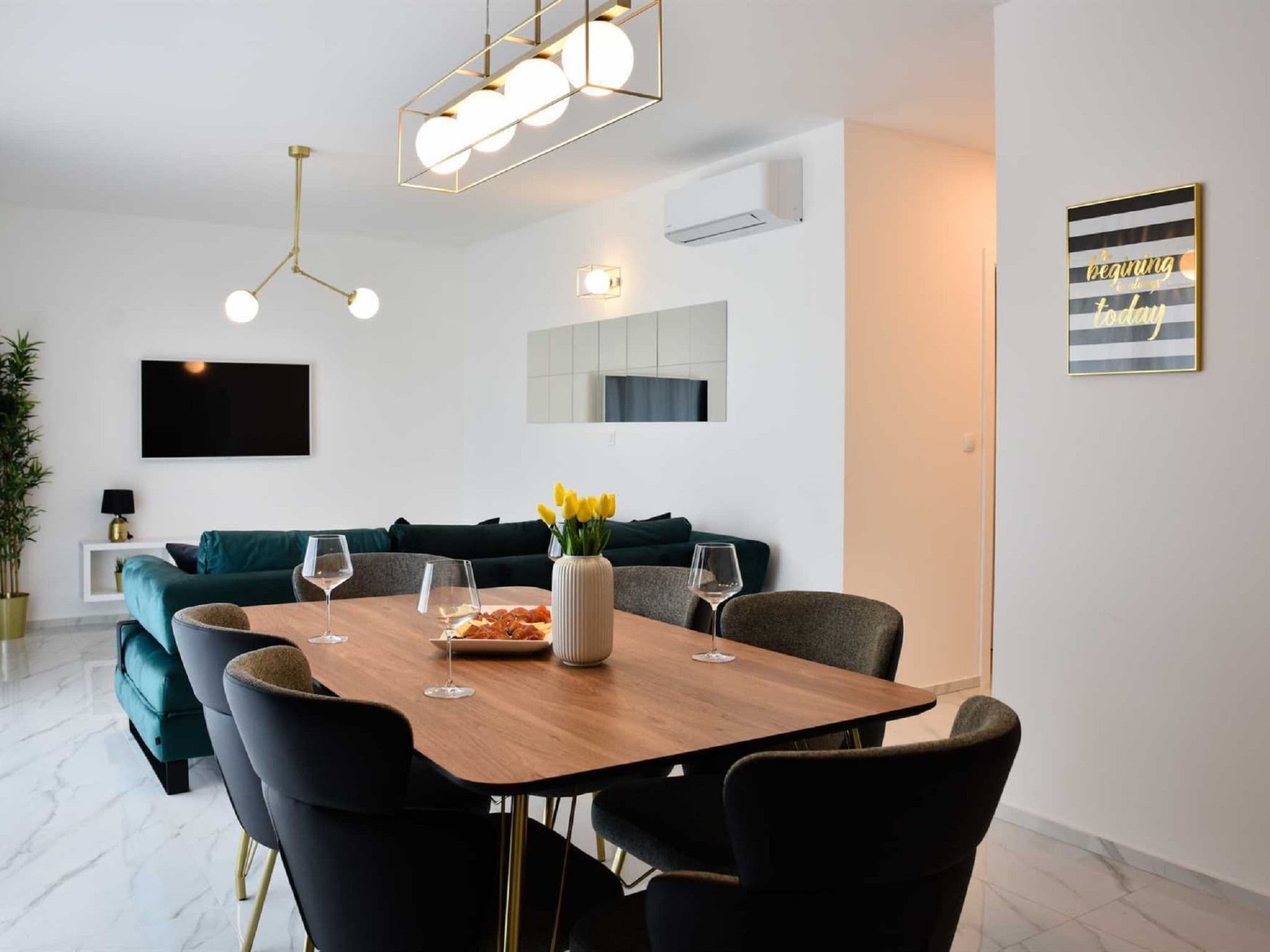 Kitchen / Dining Room