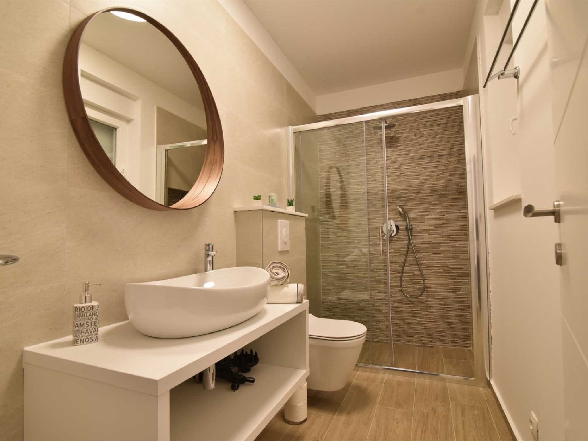 Bathroom / Wellness