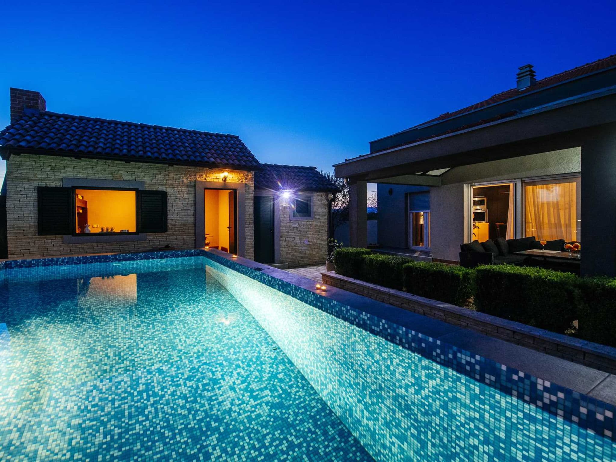 Pool Indoor