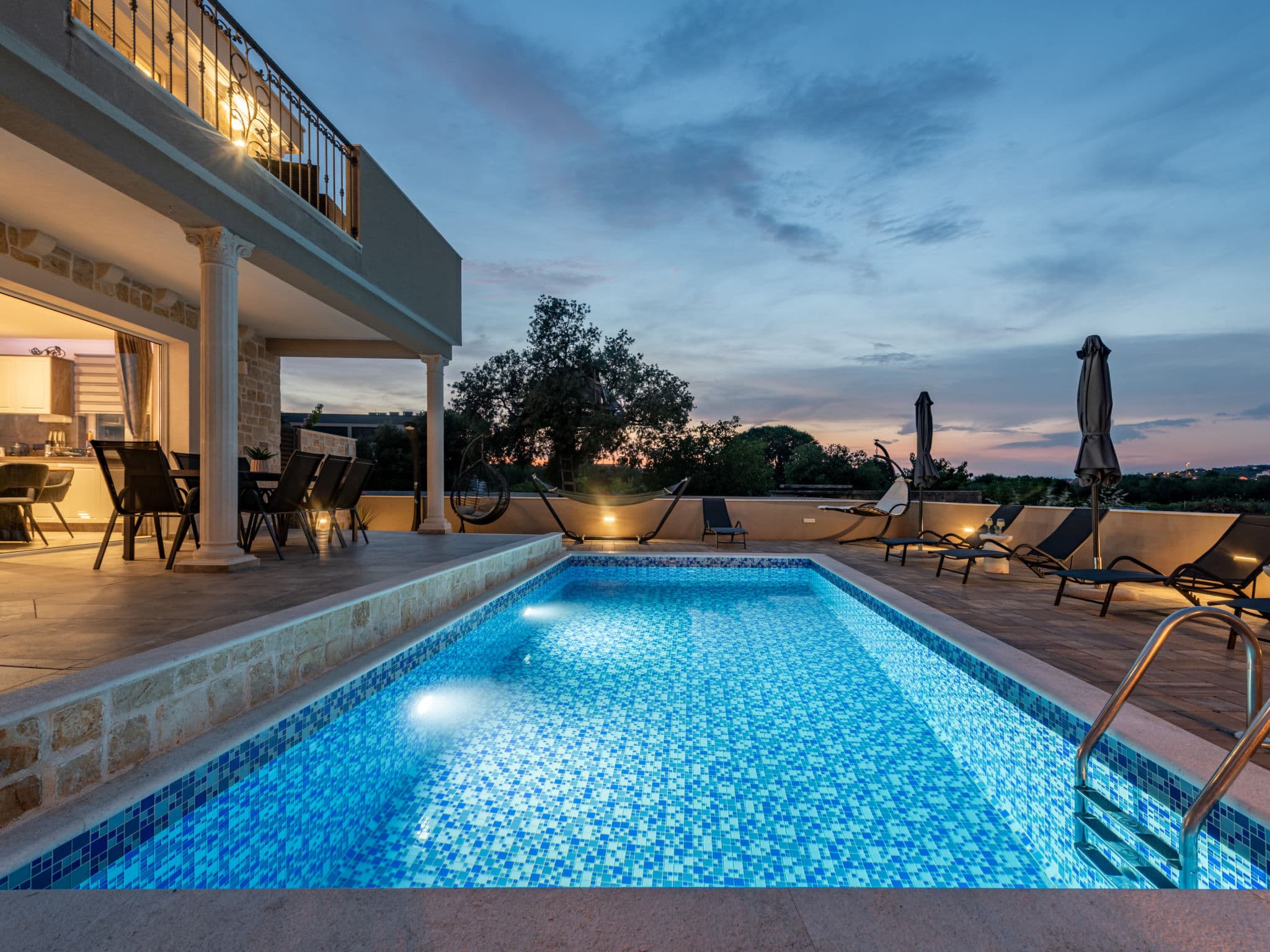Pool Indoor