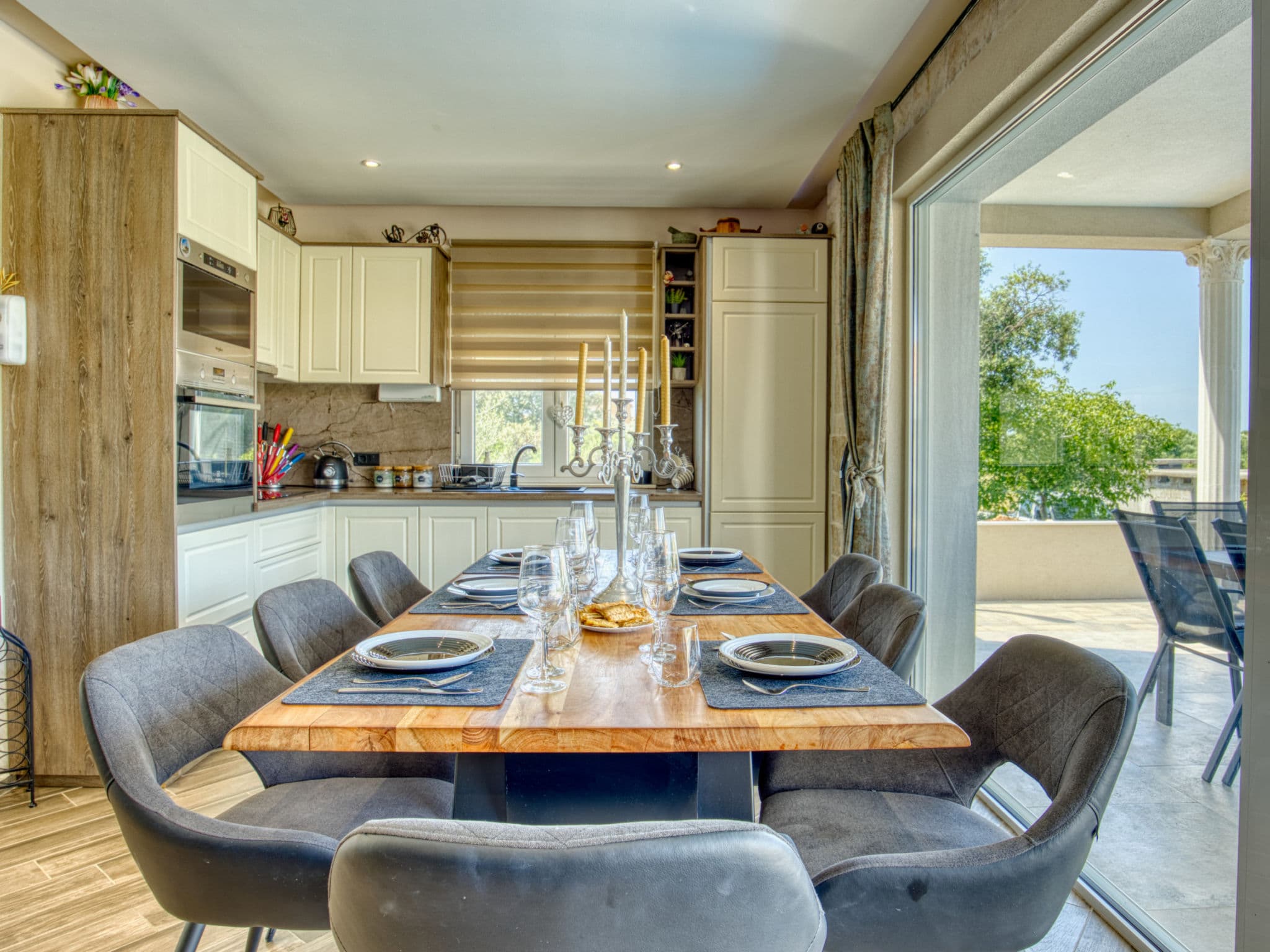 Kitchen / Dining Room