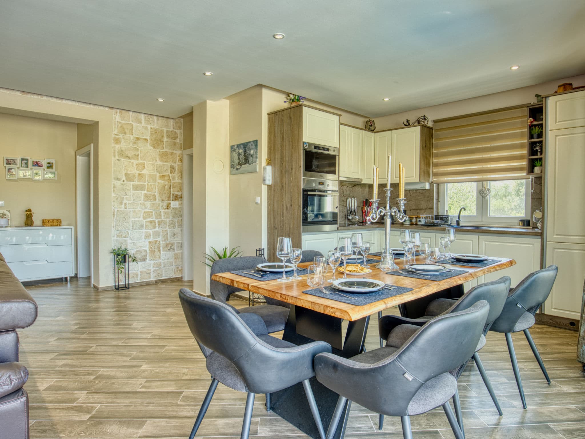 Kitchen / Dining Room