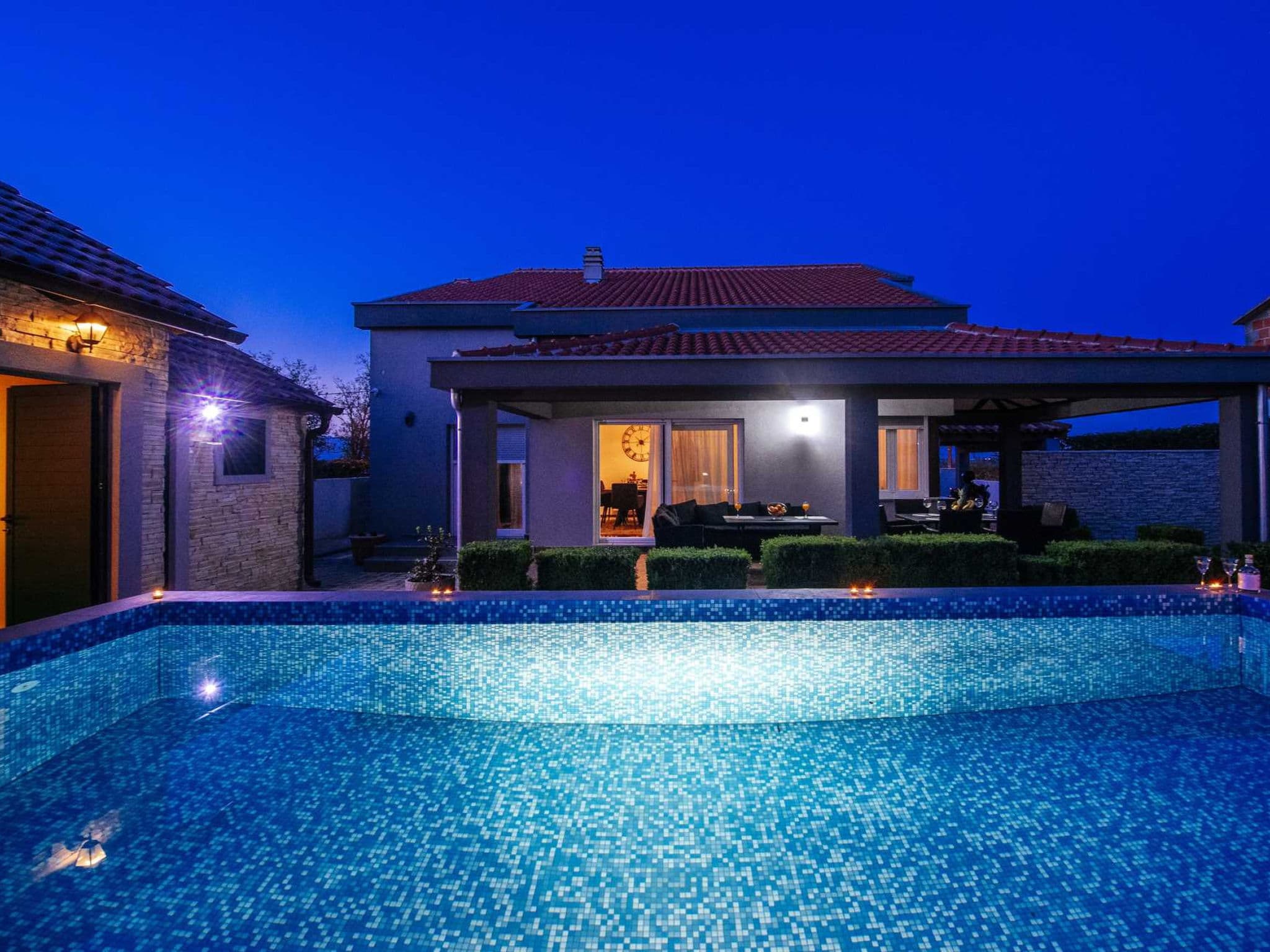Pool Indoor