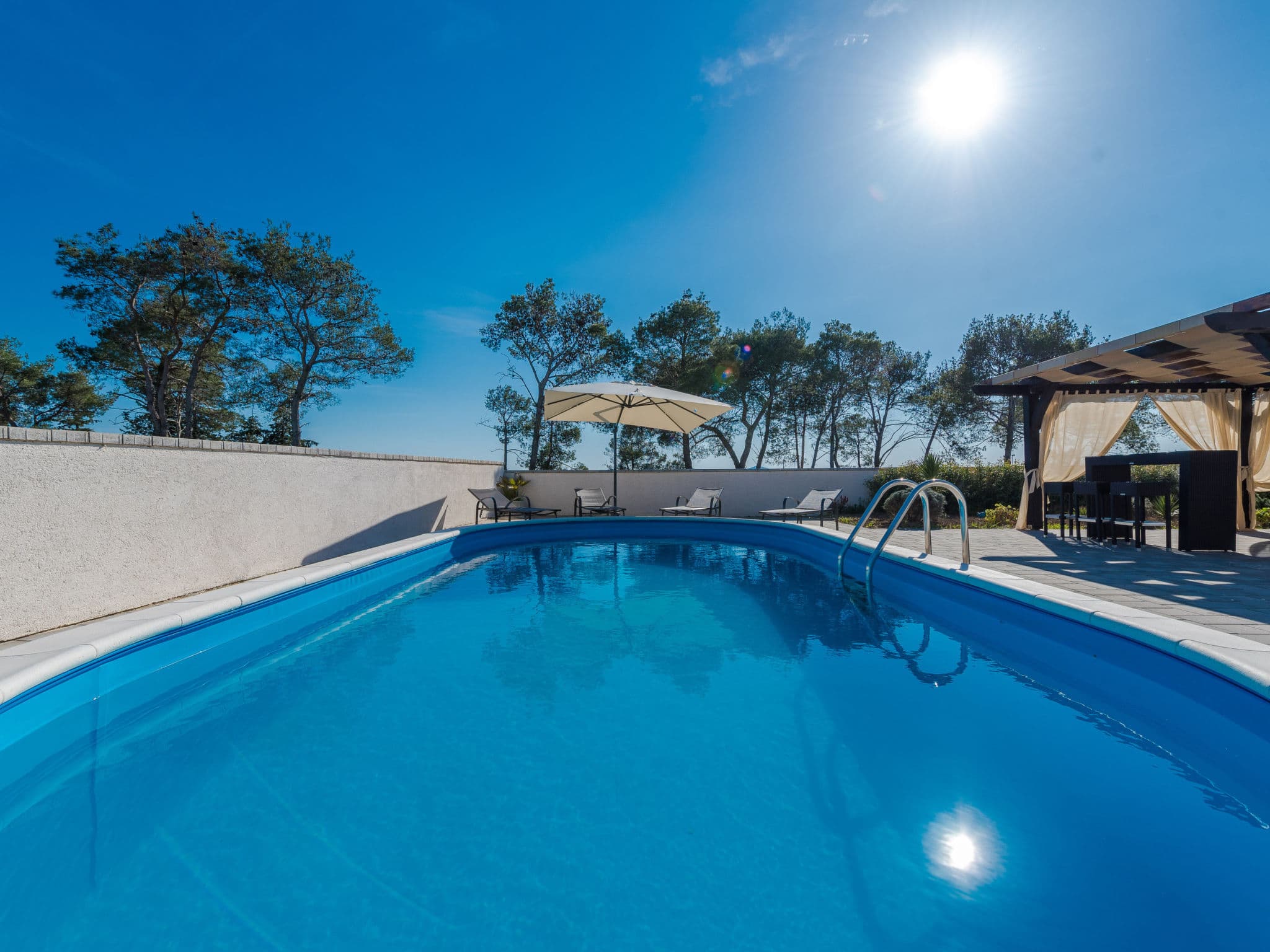 Pool Indoor