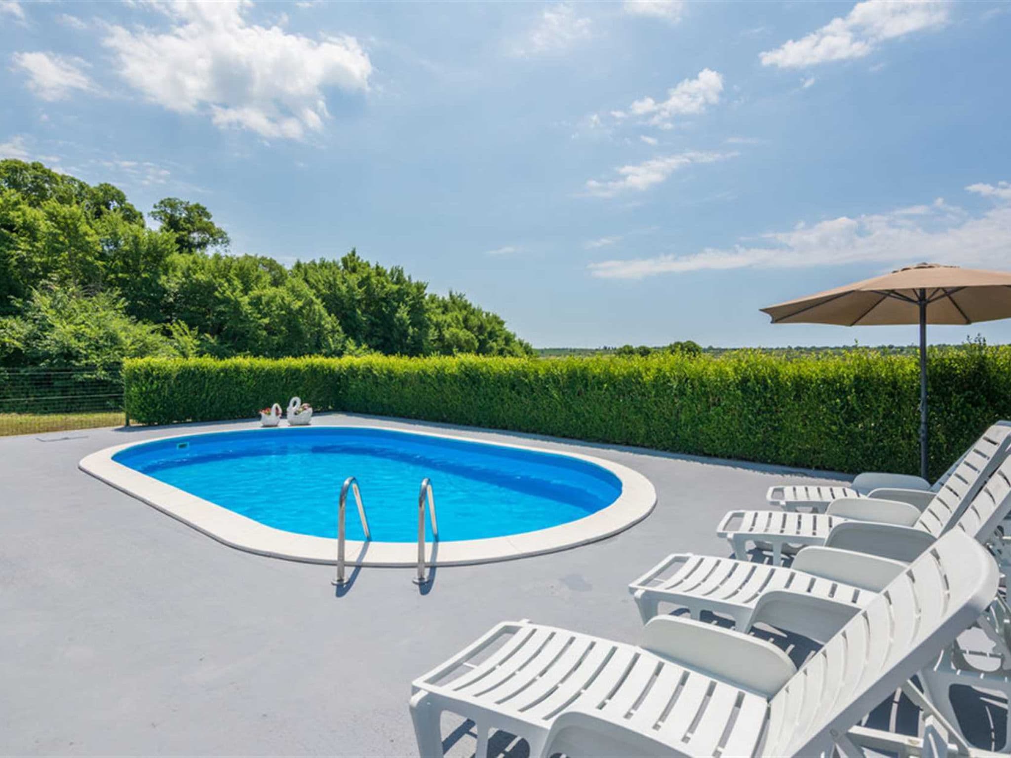 Pool Indoor