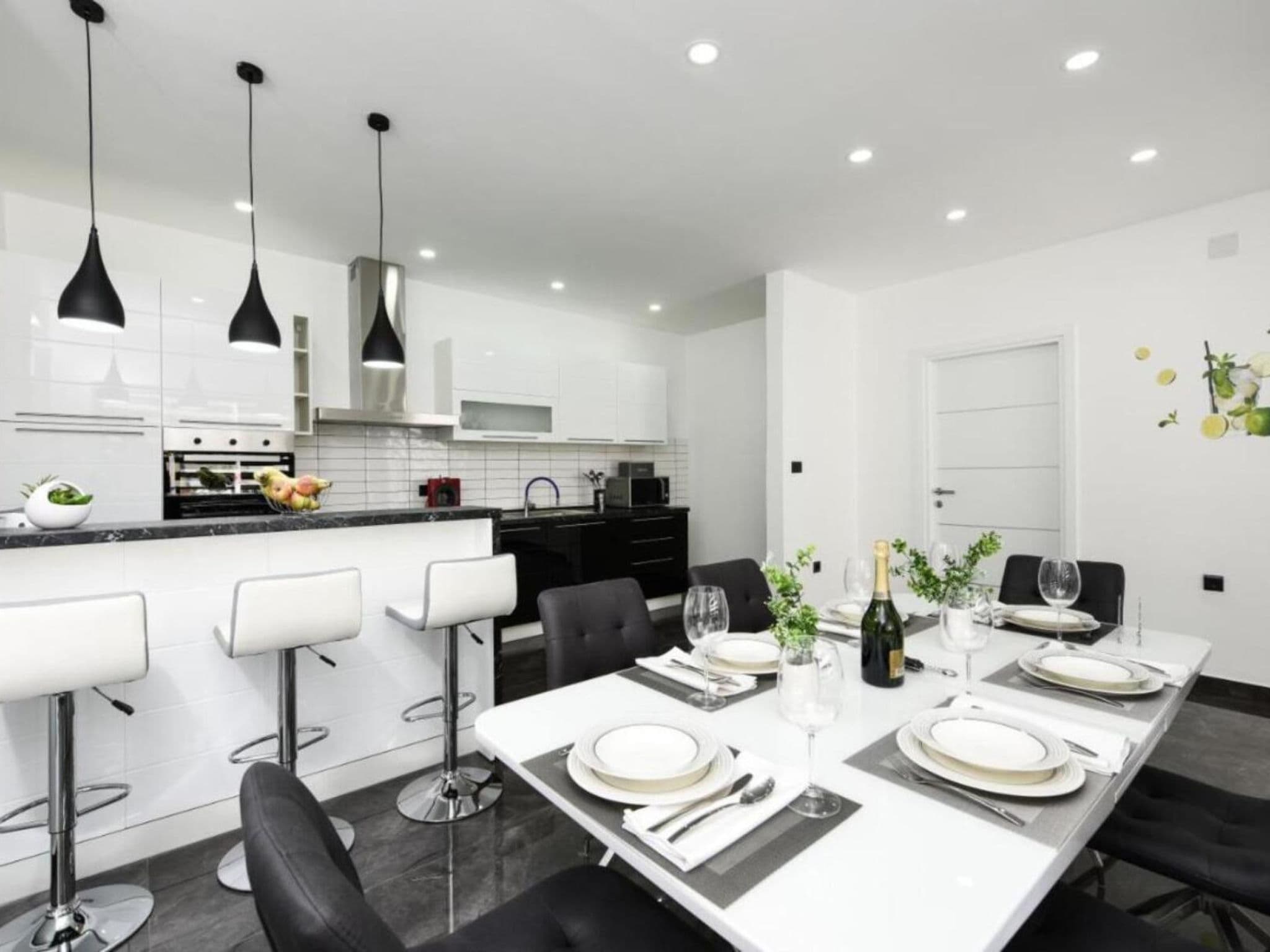 Kitchen / Dining Room