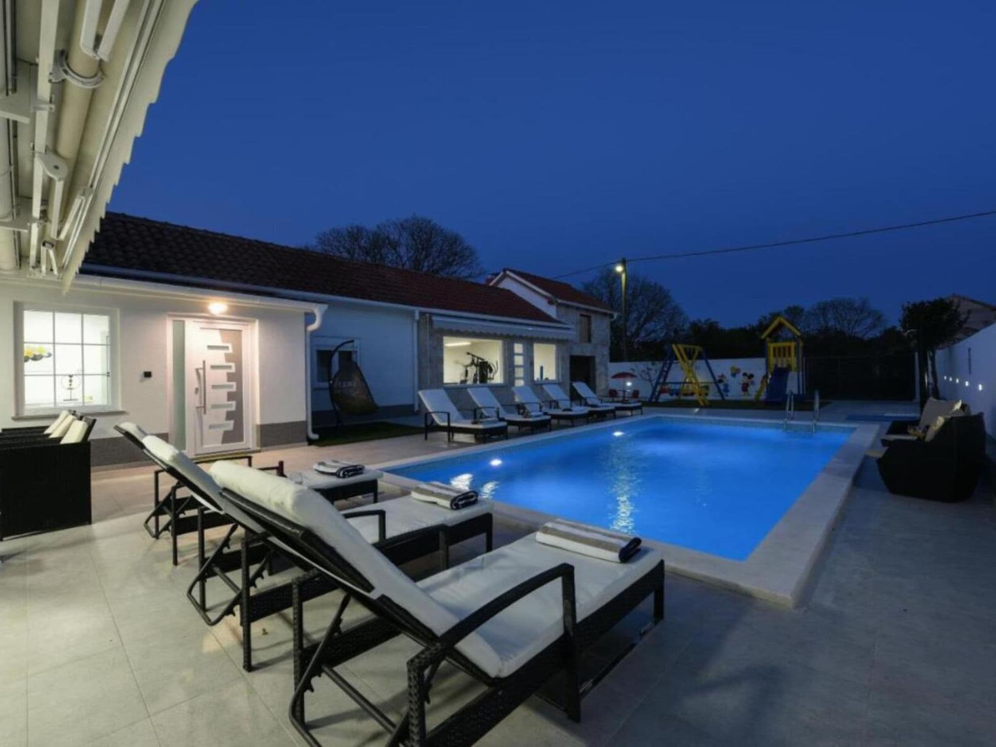 Pool Indoor