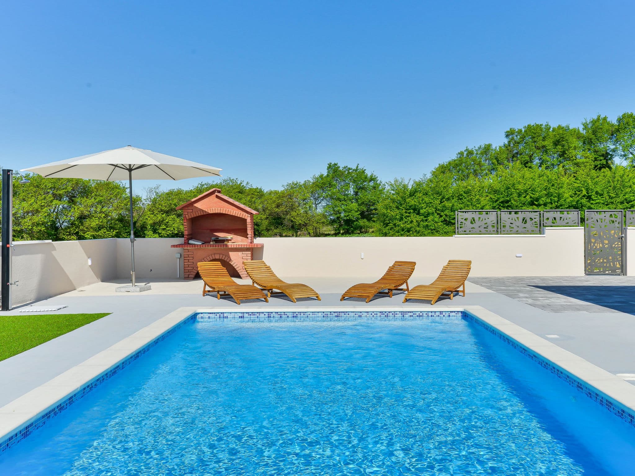Pool Indoor