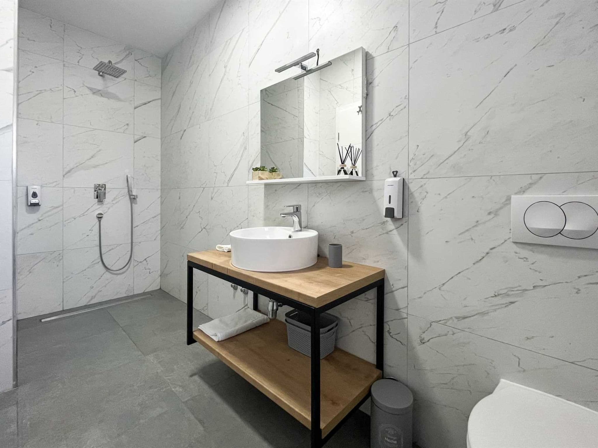 Bathroom / Wellness