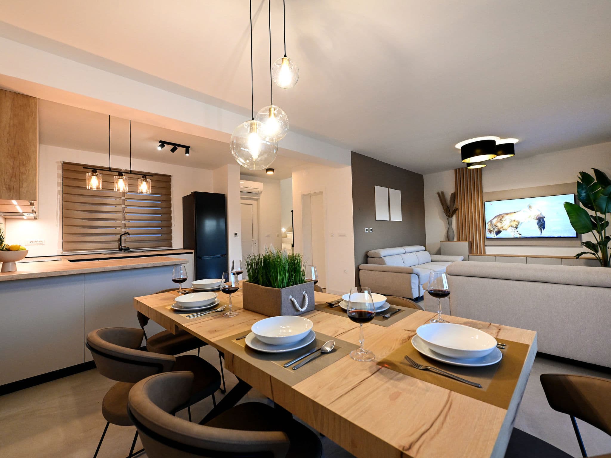 Kitchen / Dining Room