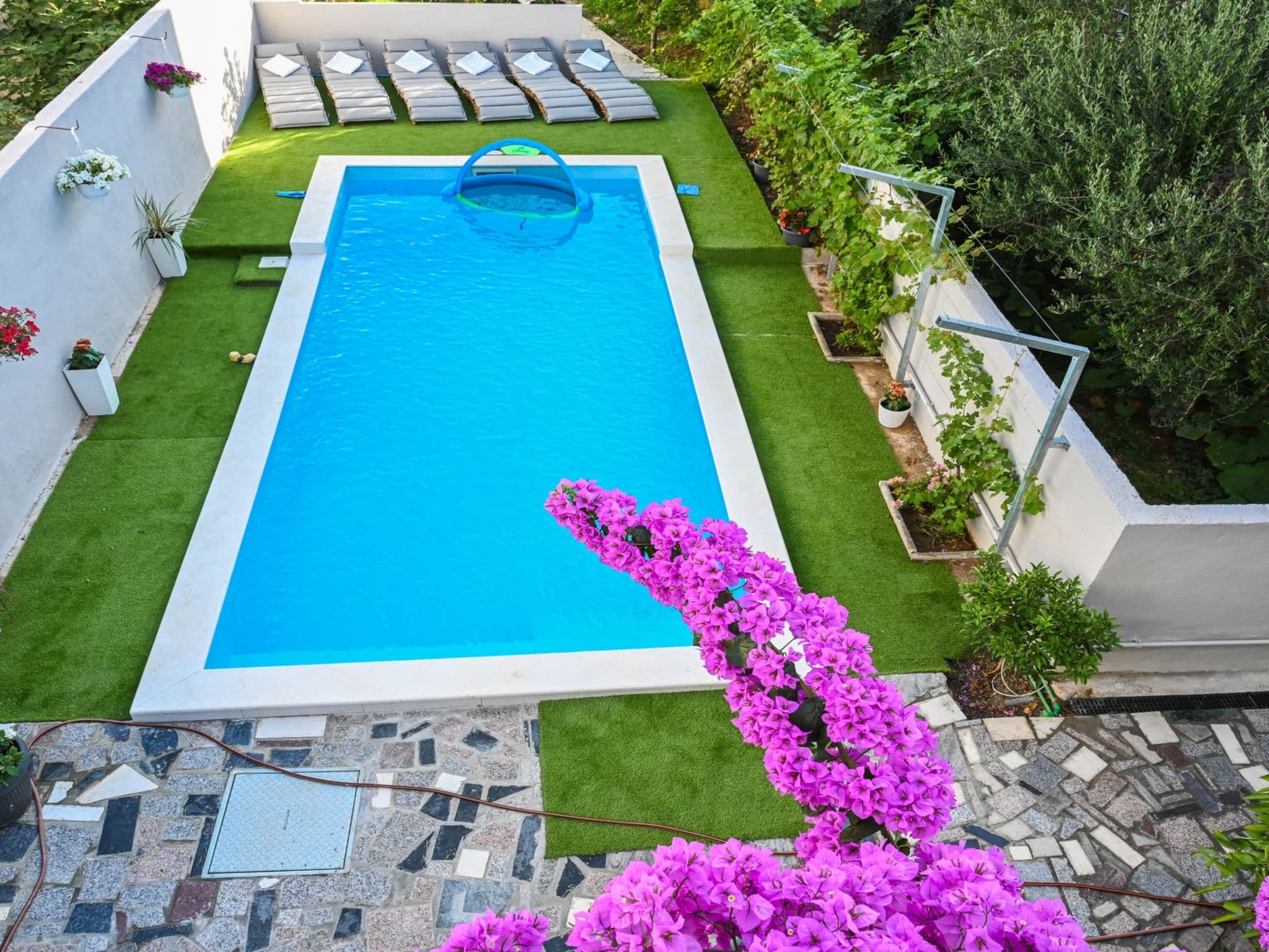 Pool Indoor