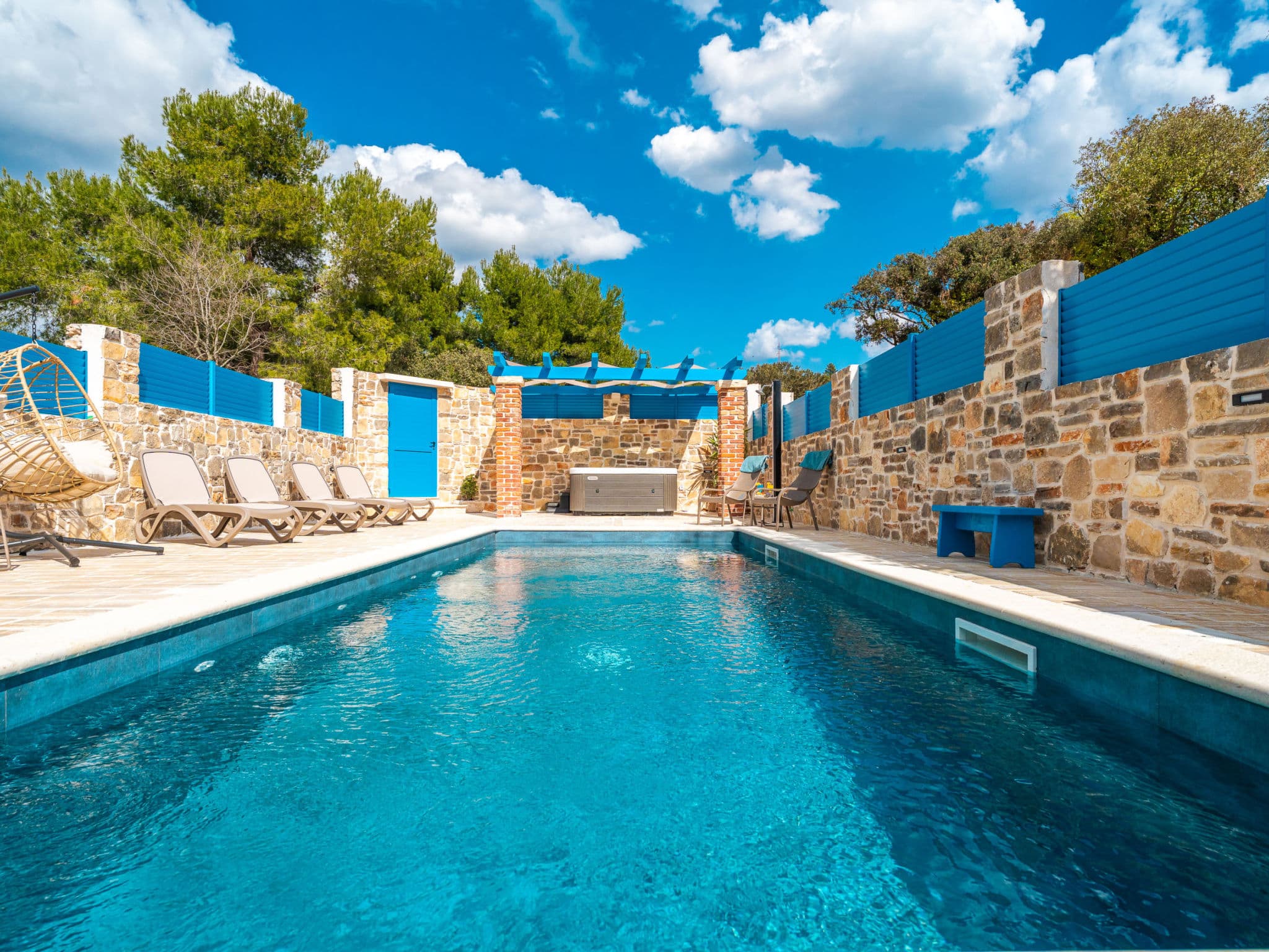 Pool Indoor