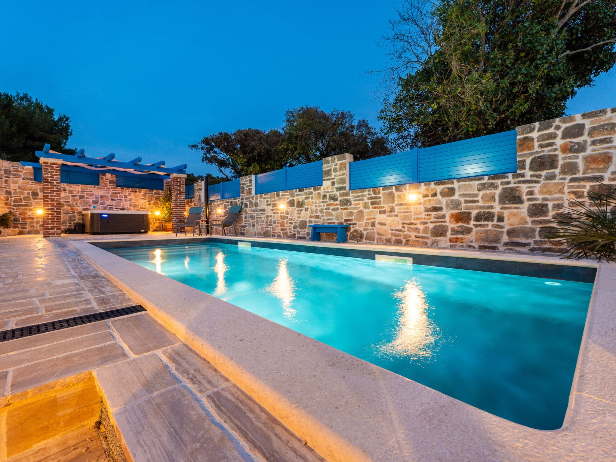 Pool Indoor