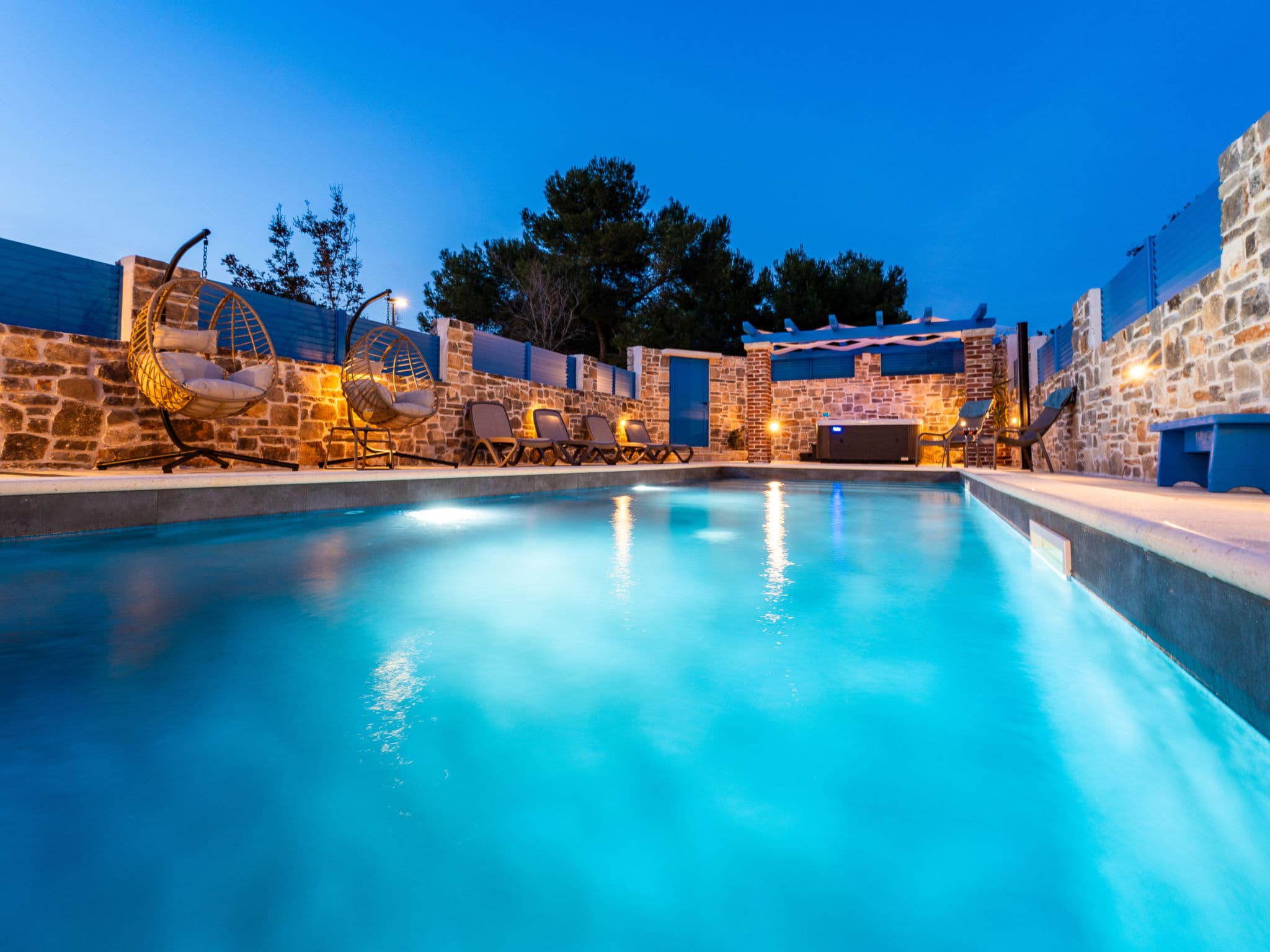Pool Indoor