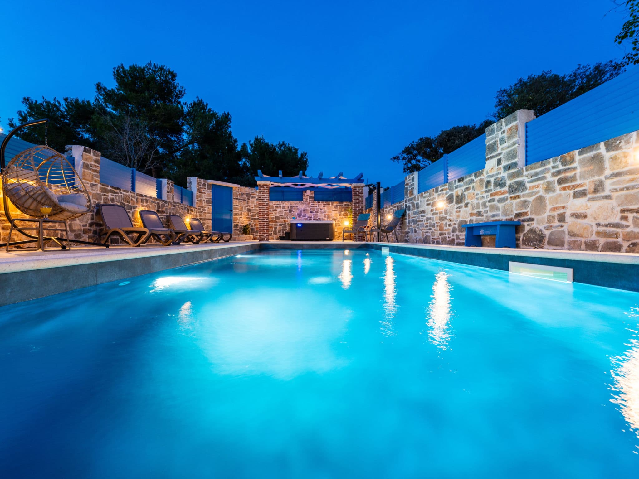 Pool Indoor