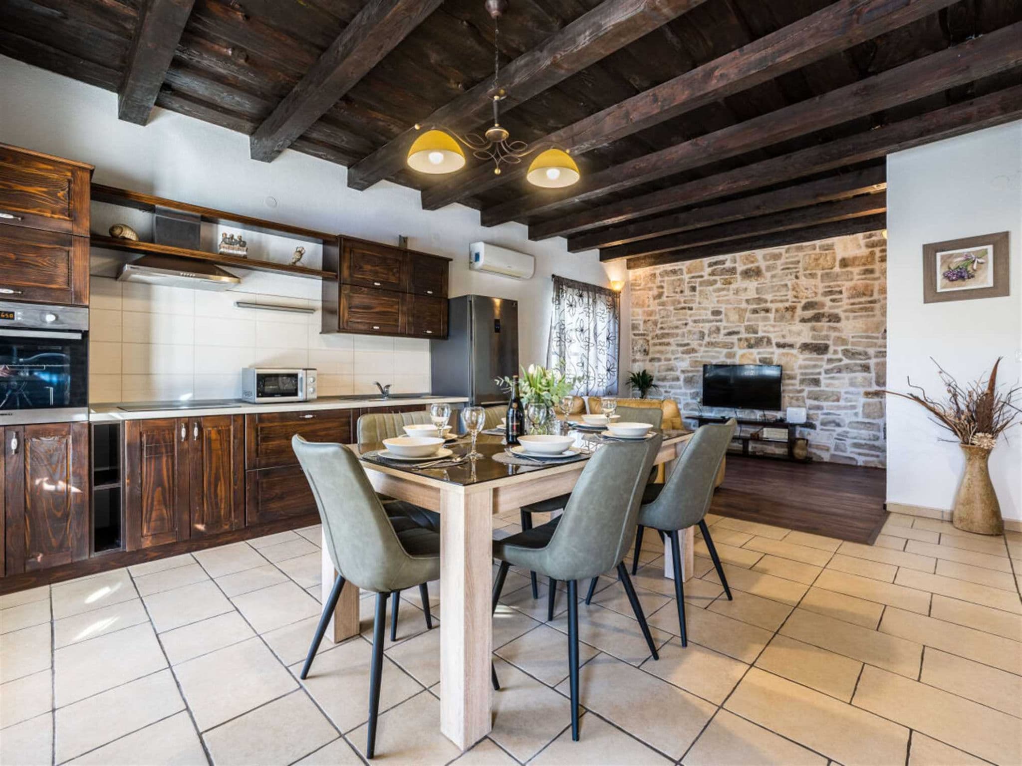 Kitchen / Dining Room