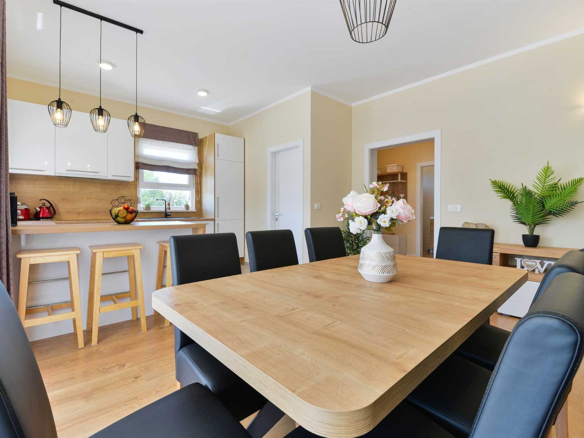 Kitchen / Dining Room