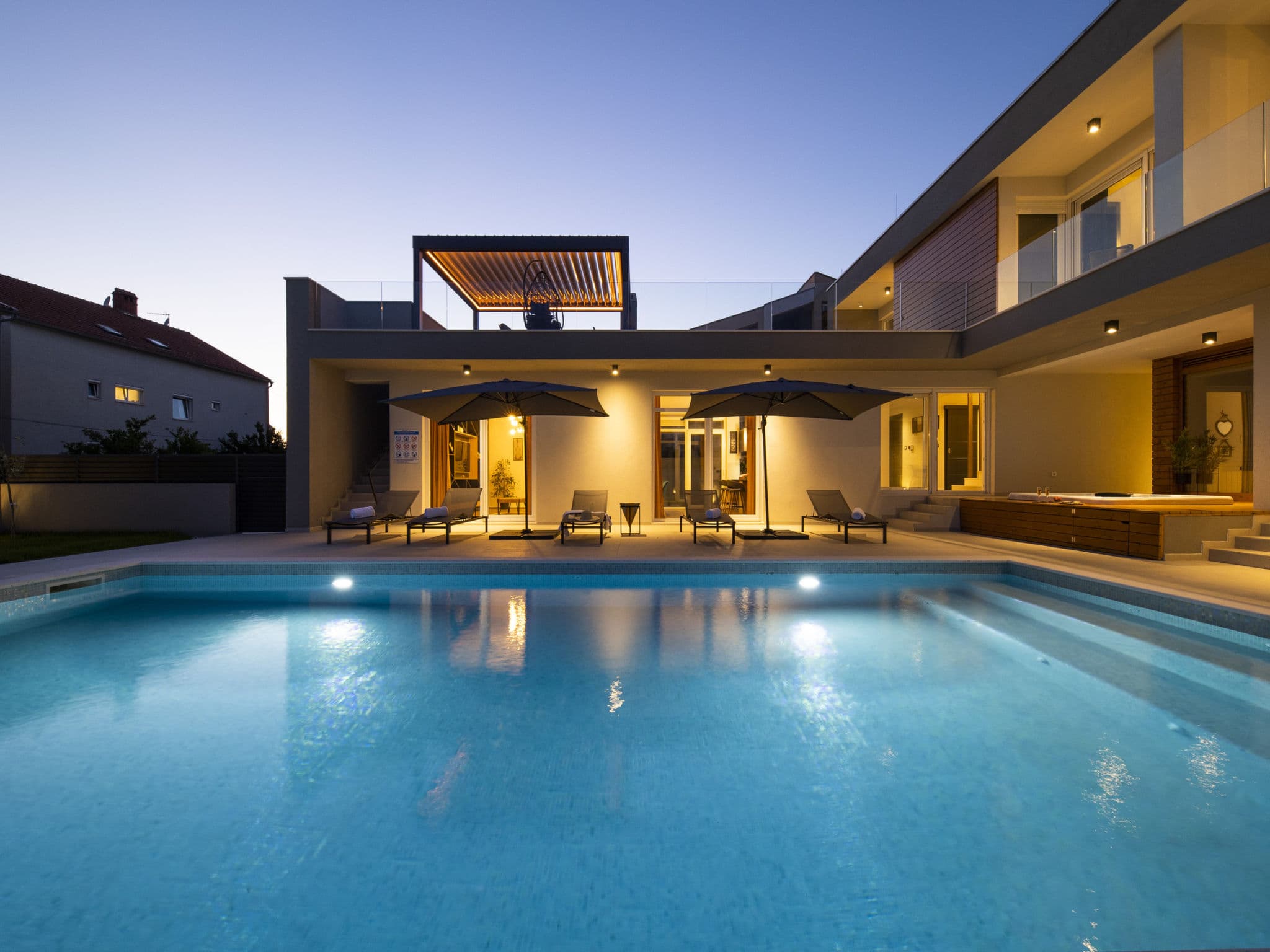 Pool Indoor