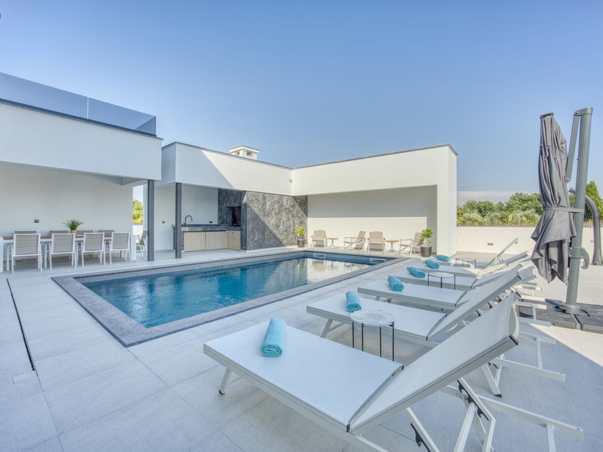 Pool Indoor