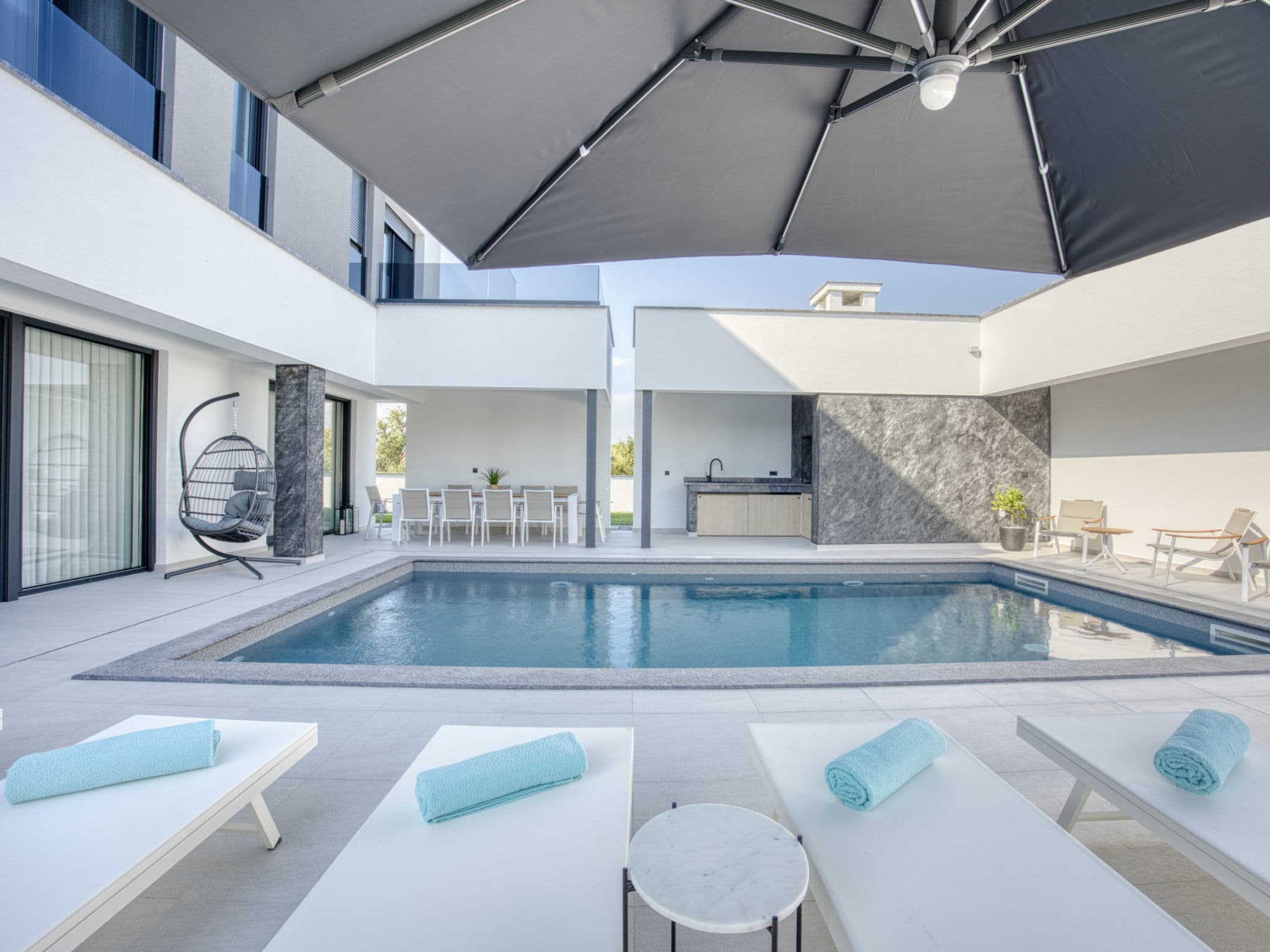 Pool Indoor
