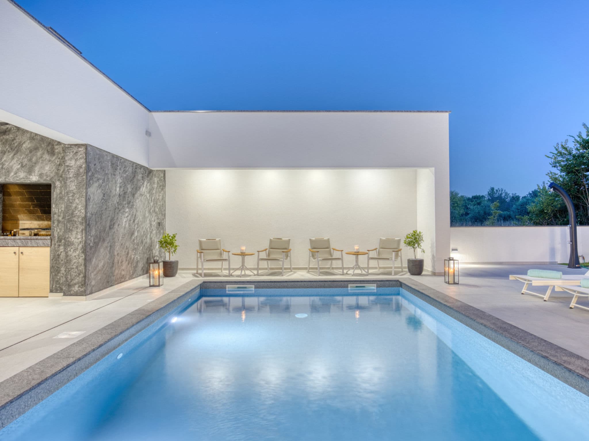 Pool Indoor