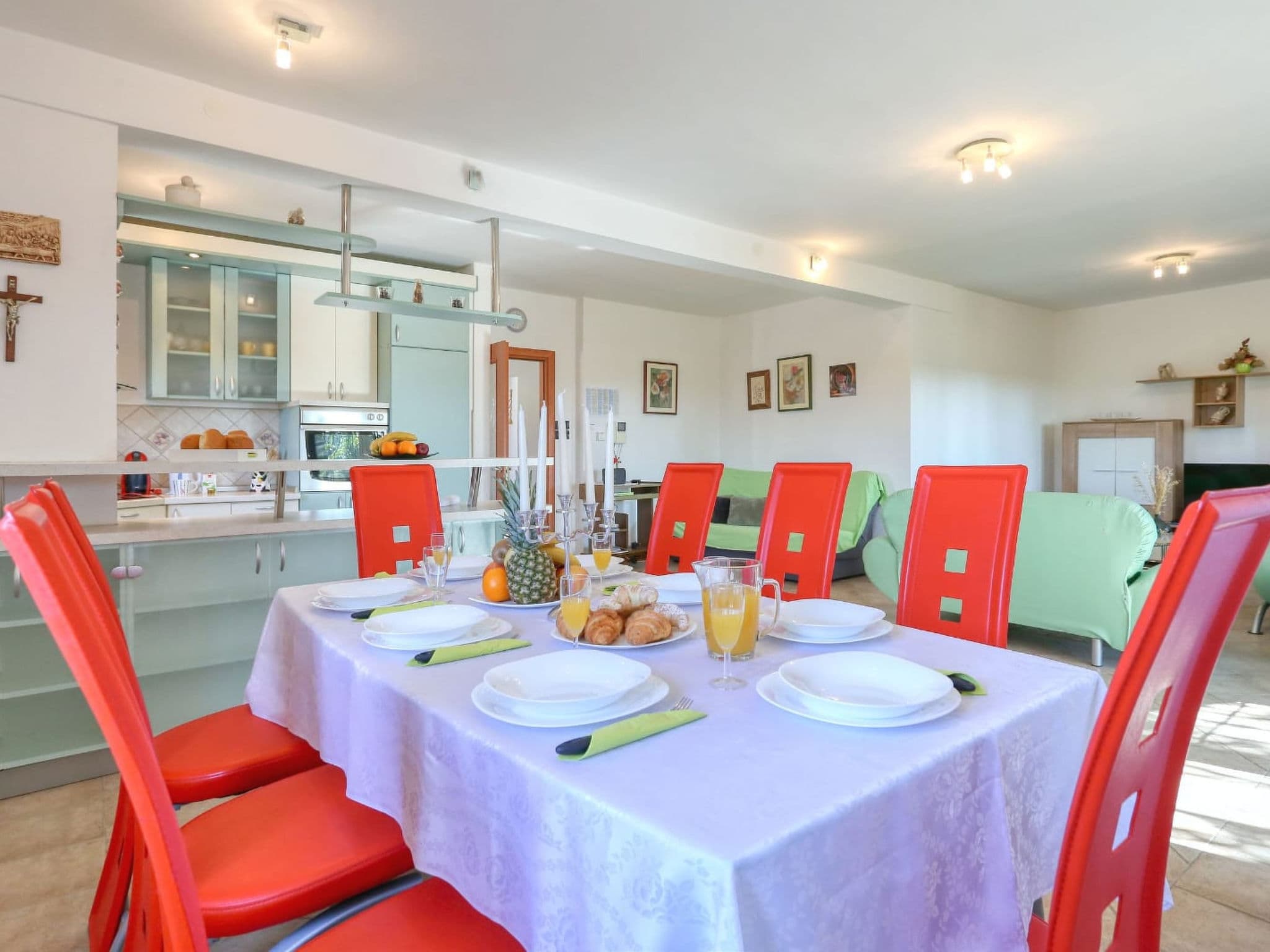 Kitchen / Dining Room