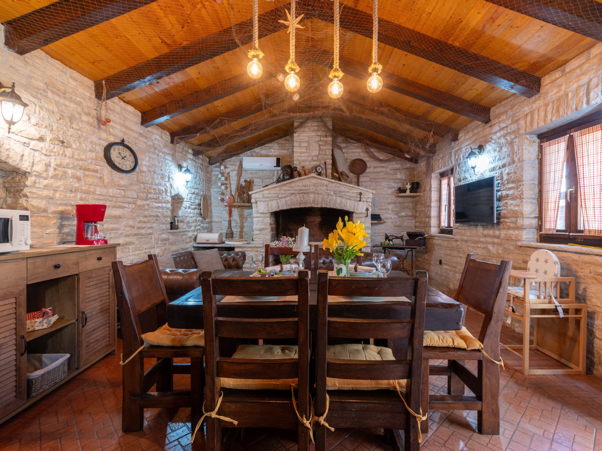 Kitchen / Dining Room