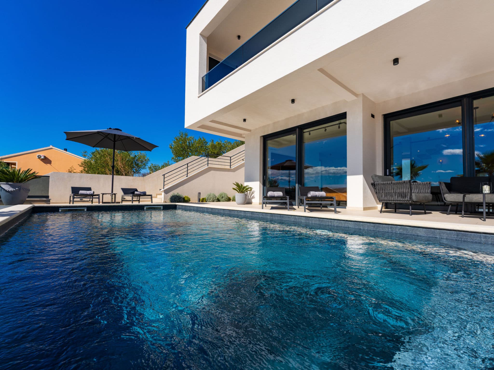 Pool Indoor
