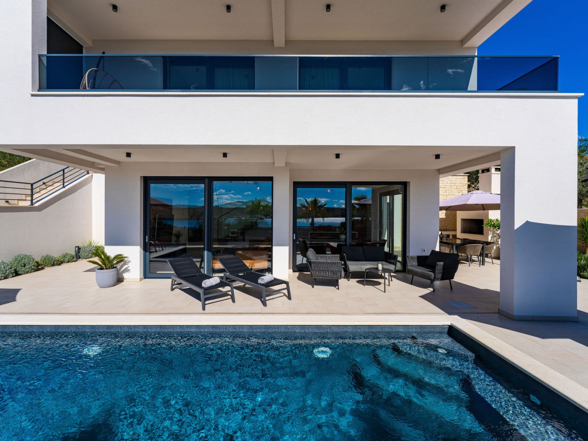 Pool Indoor
