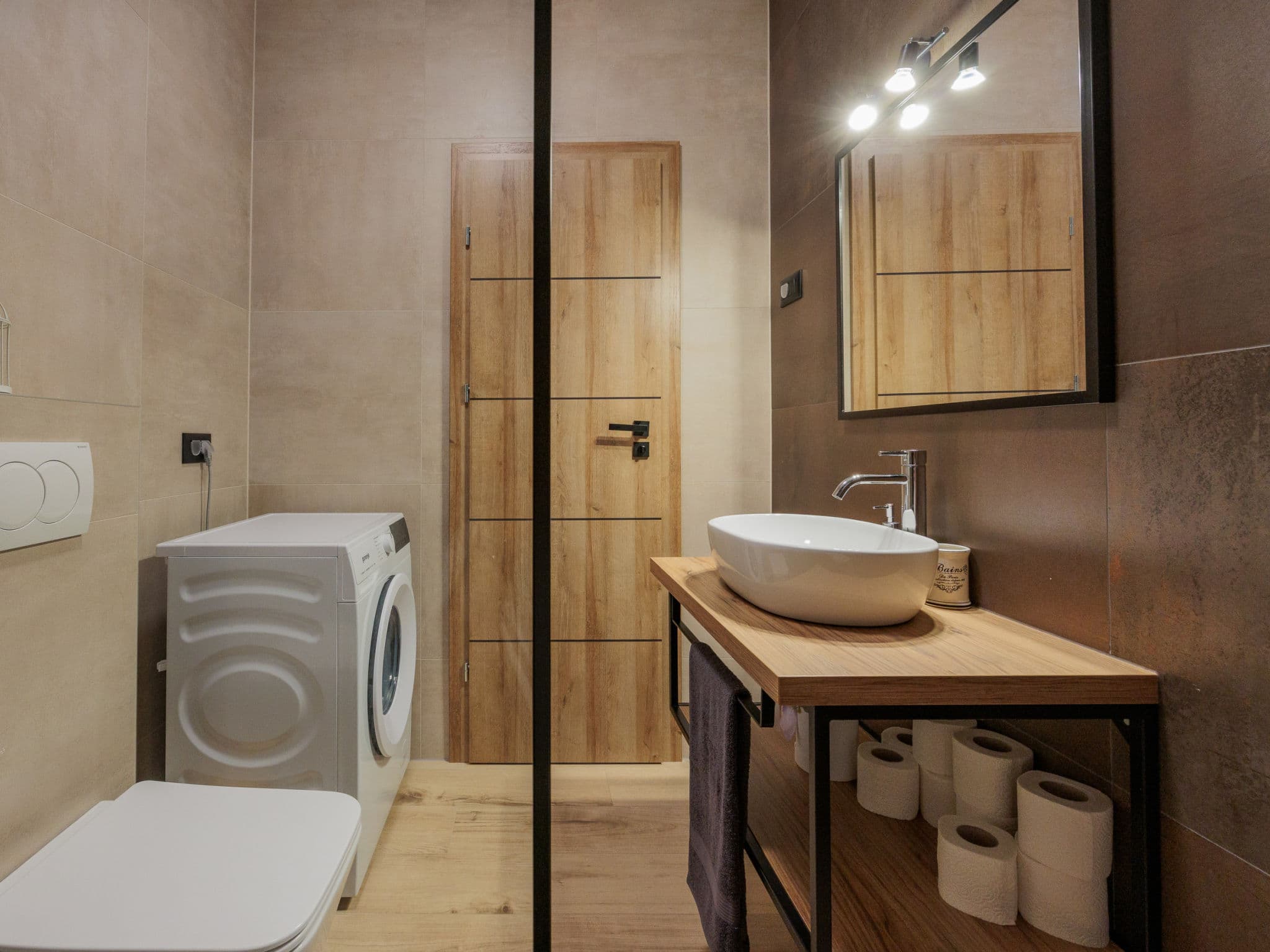 Bathroom / Wellness