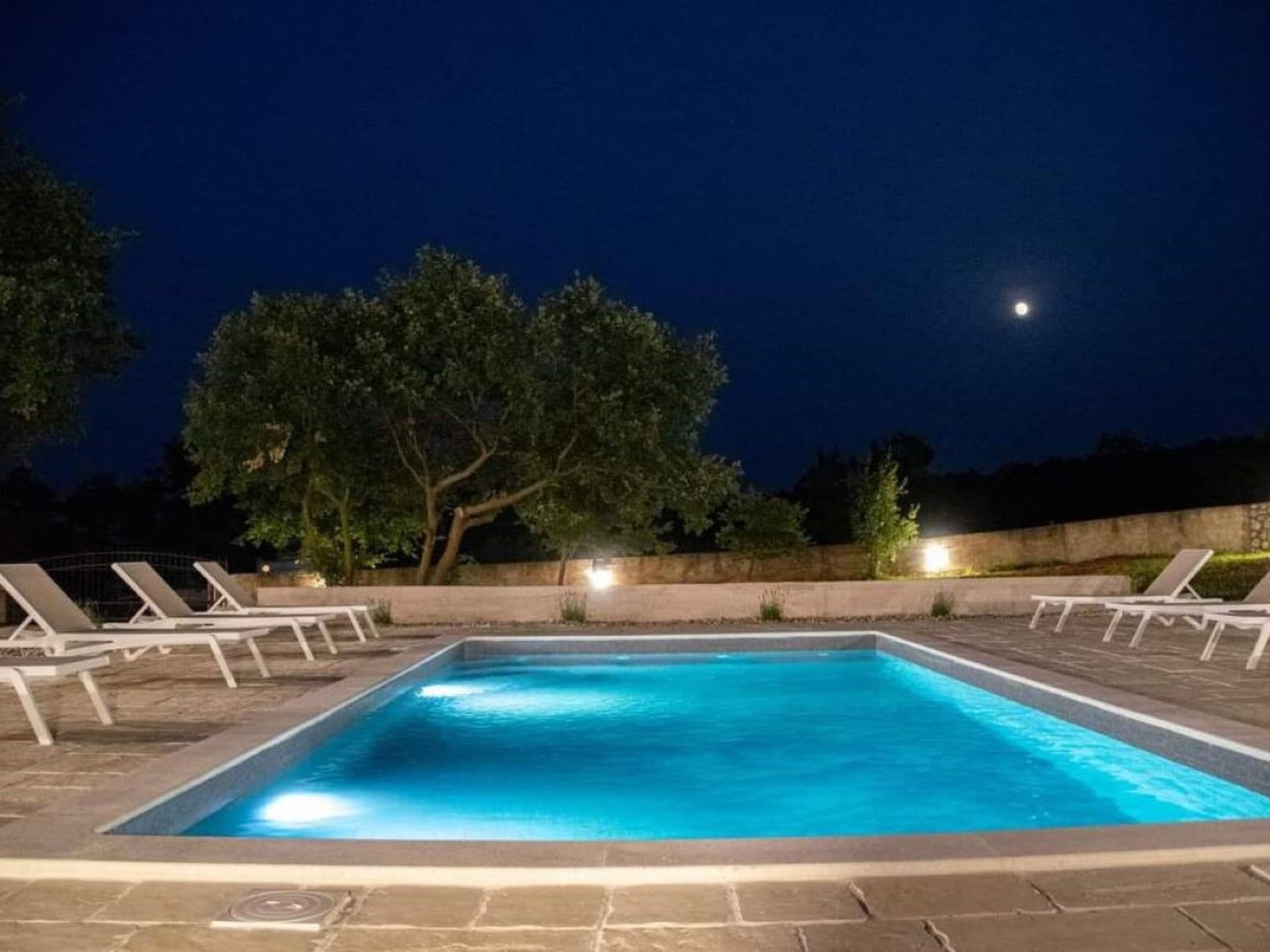Pool Indoor