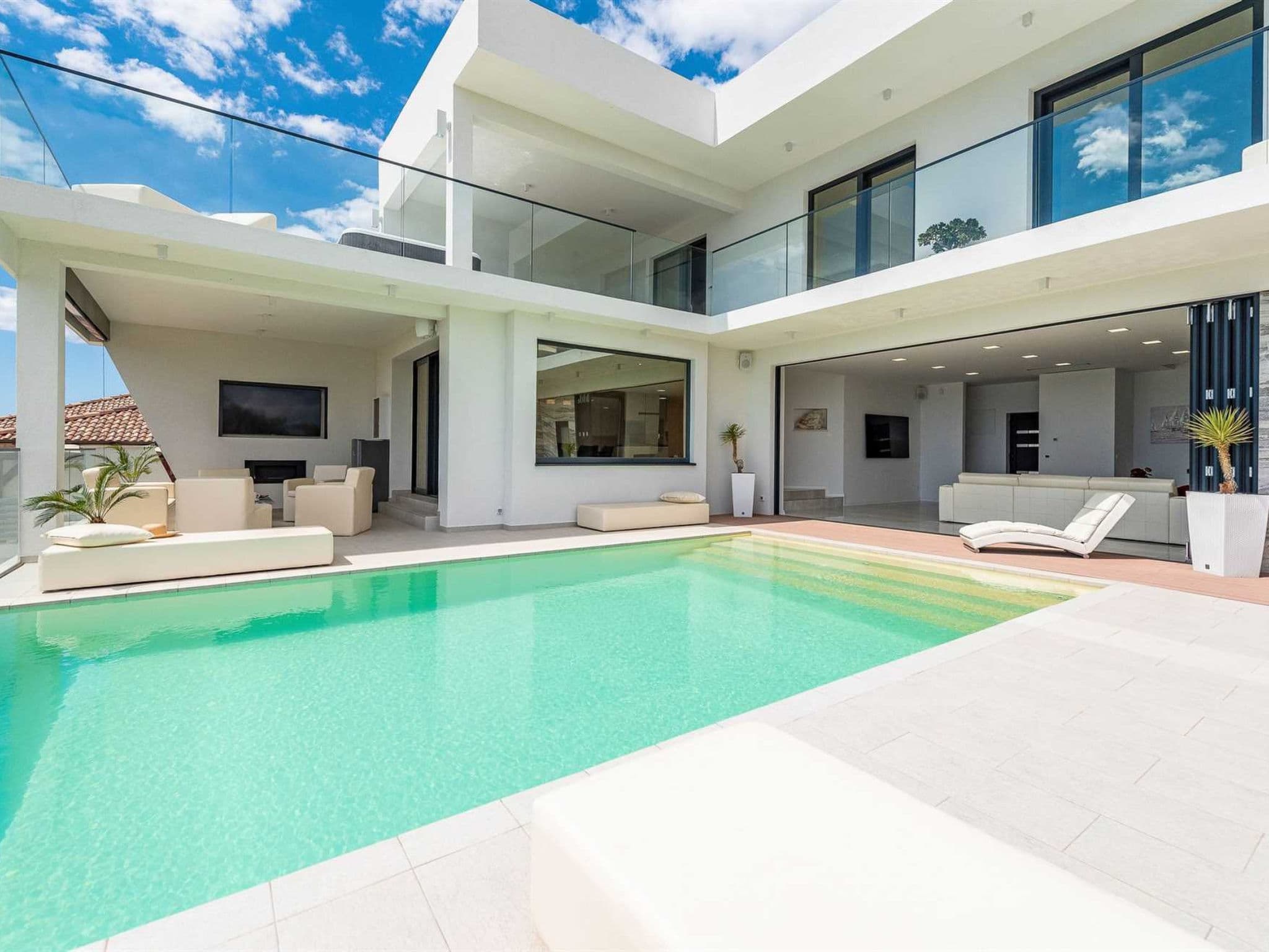 Pool Indoor
