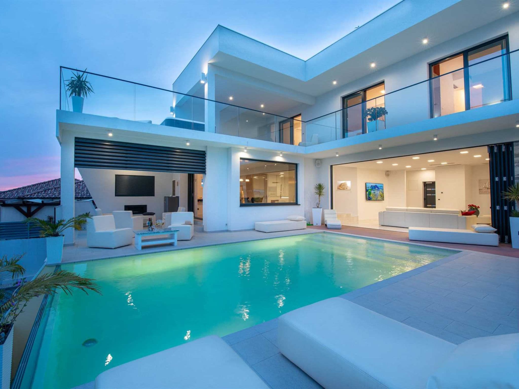 Pool Indoor