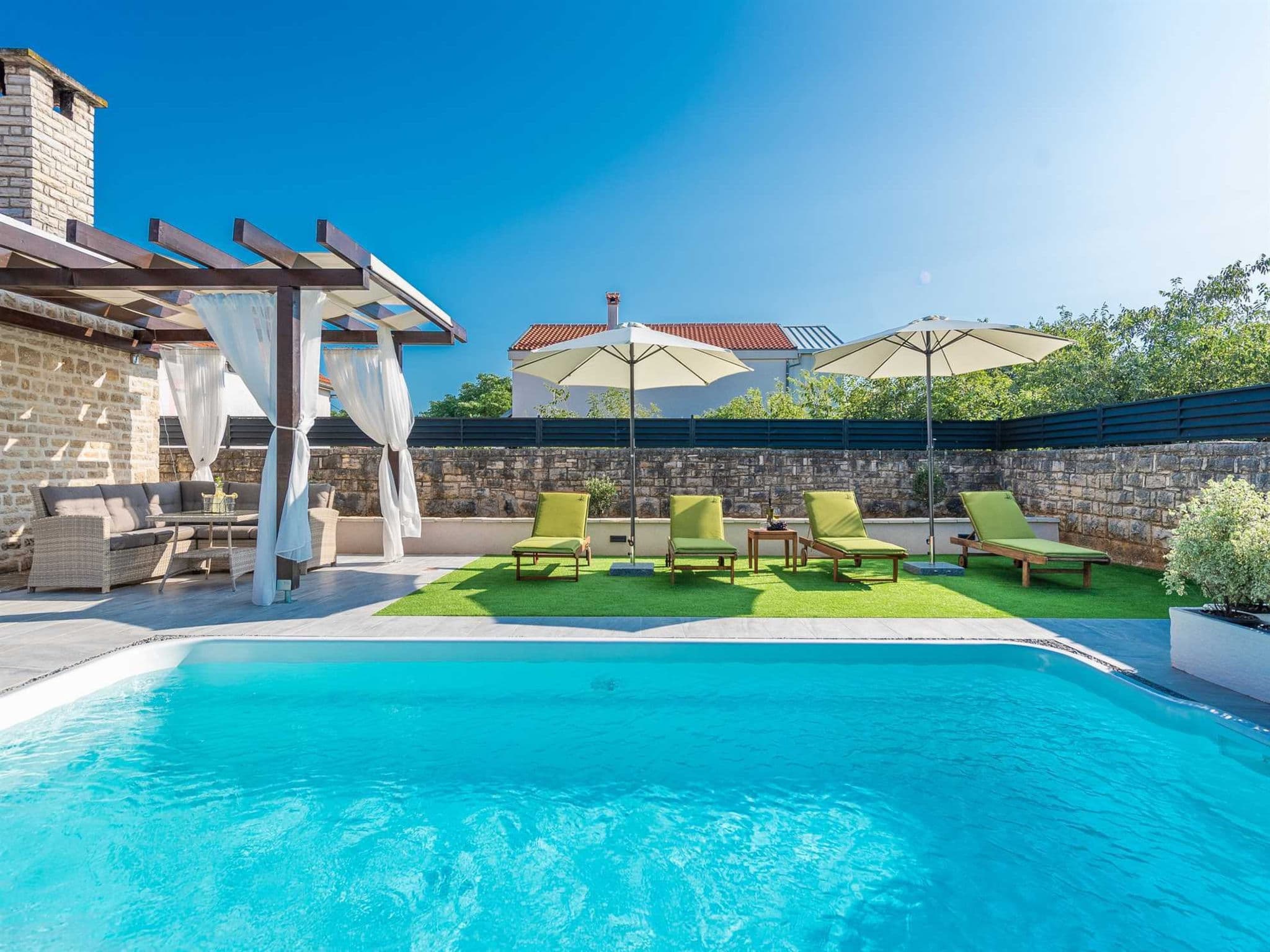 Pool Indoor