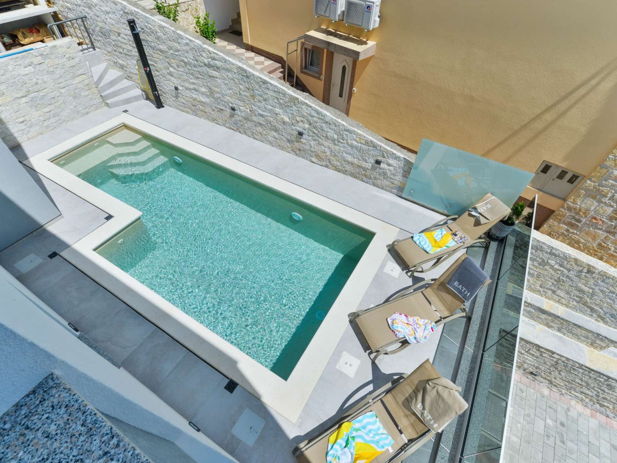 Pool Indoor
