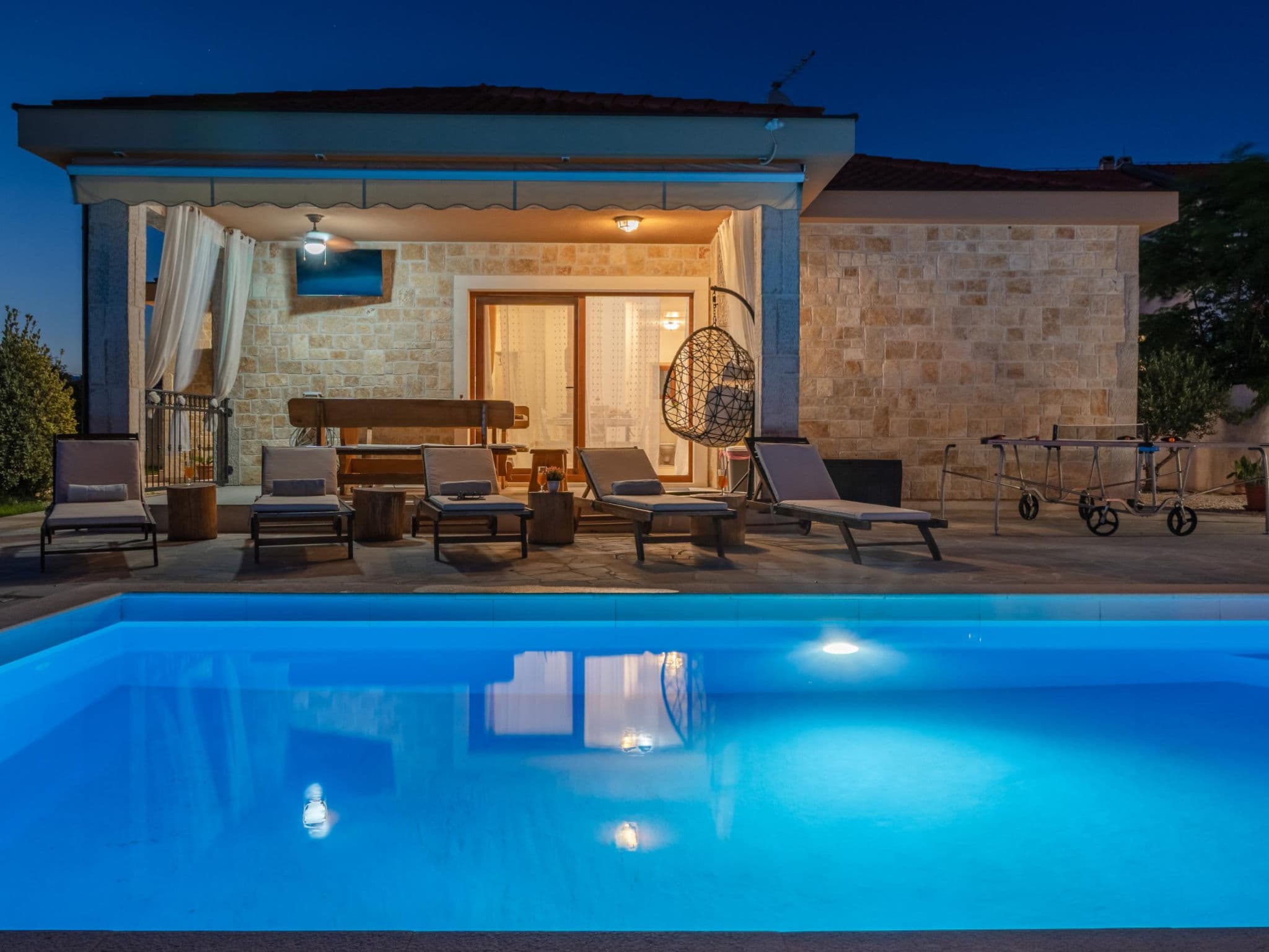 Pool Indoor