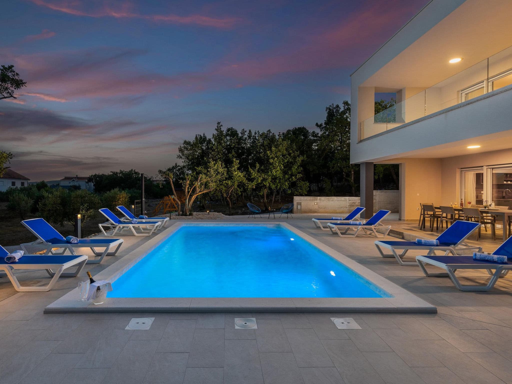 Pool Indoor