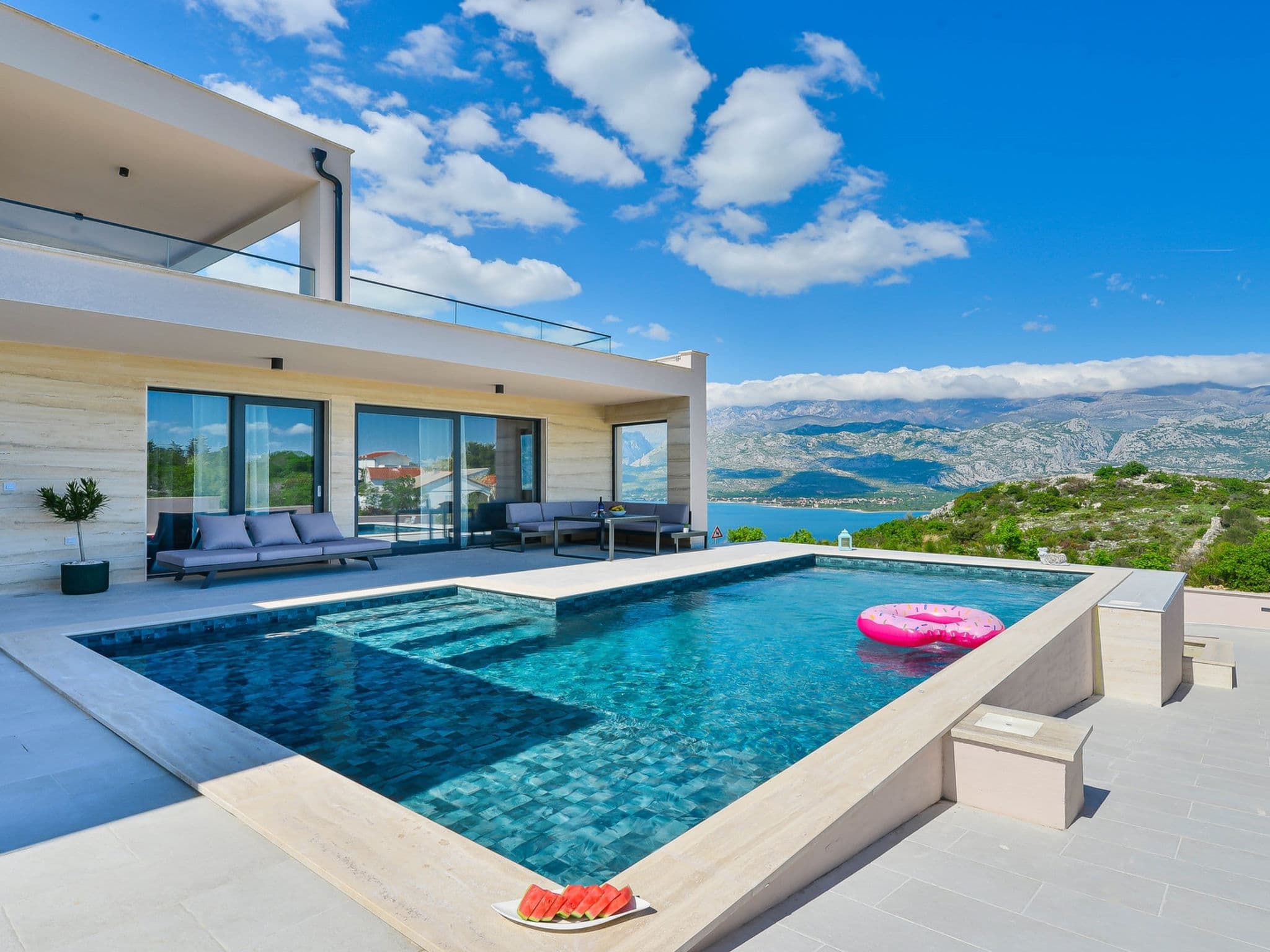 Pool Indoor