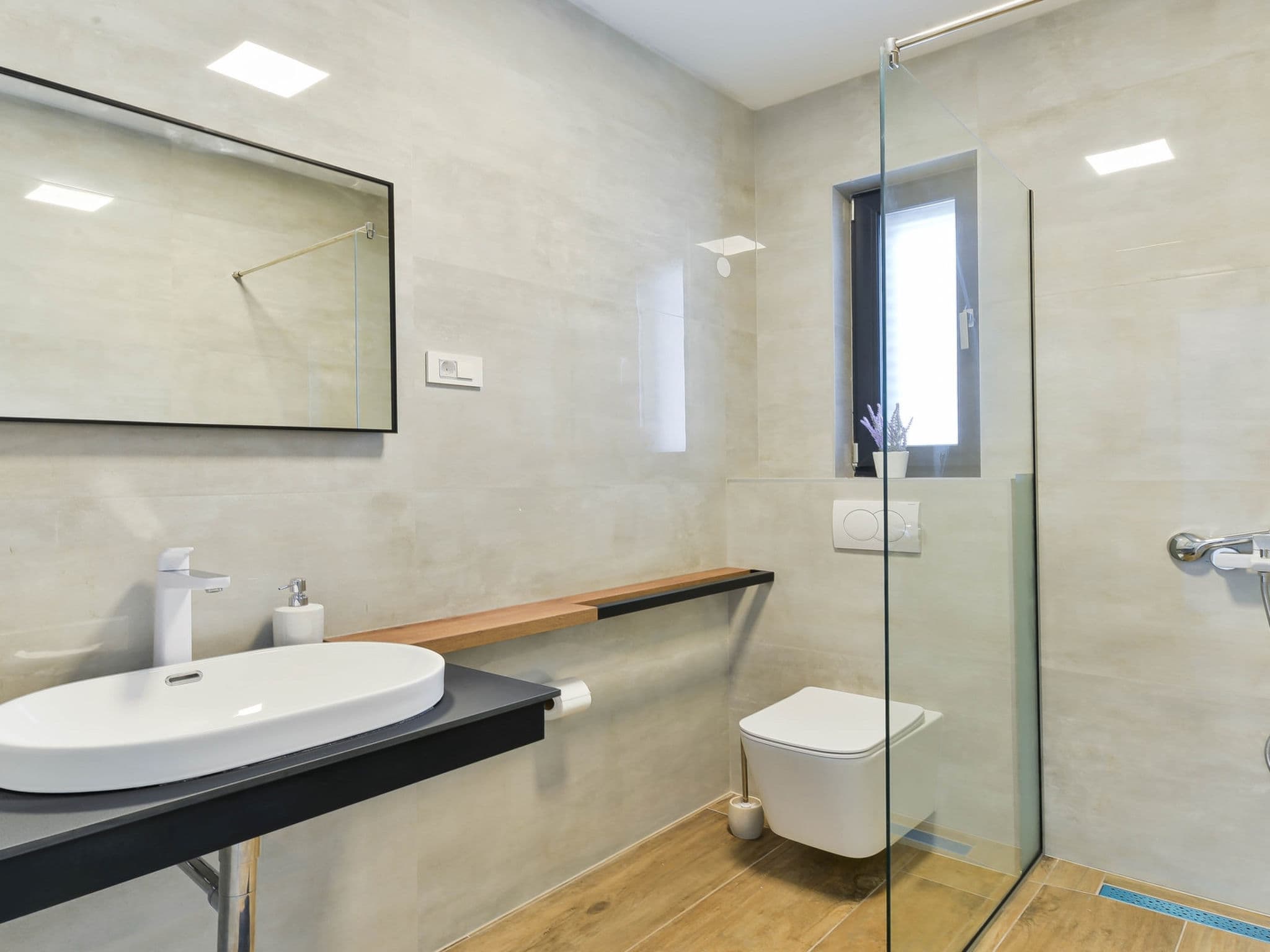 Bathroom / Wellness