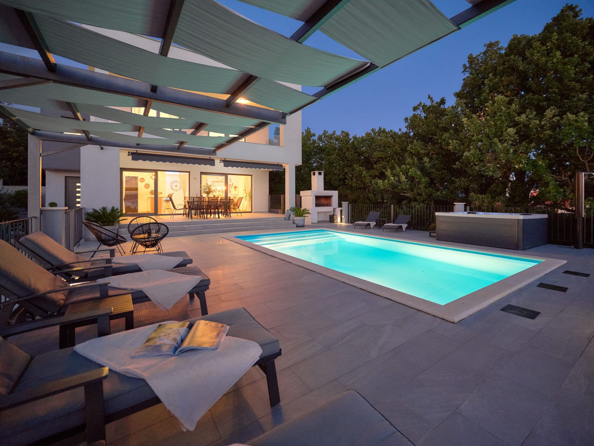 Pool Indoor