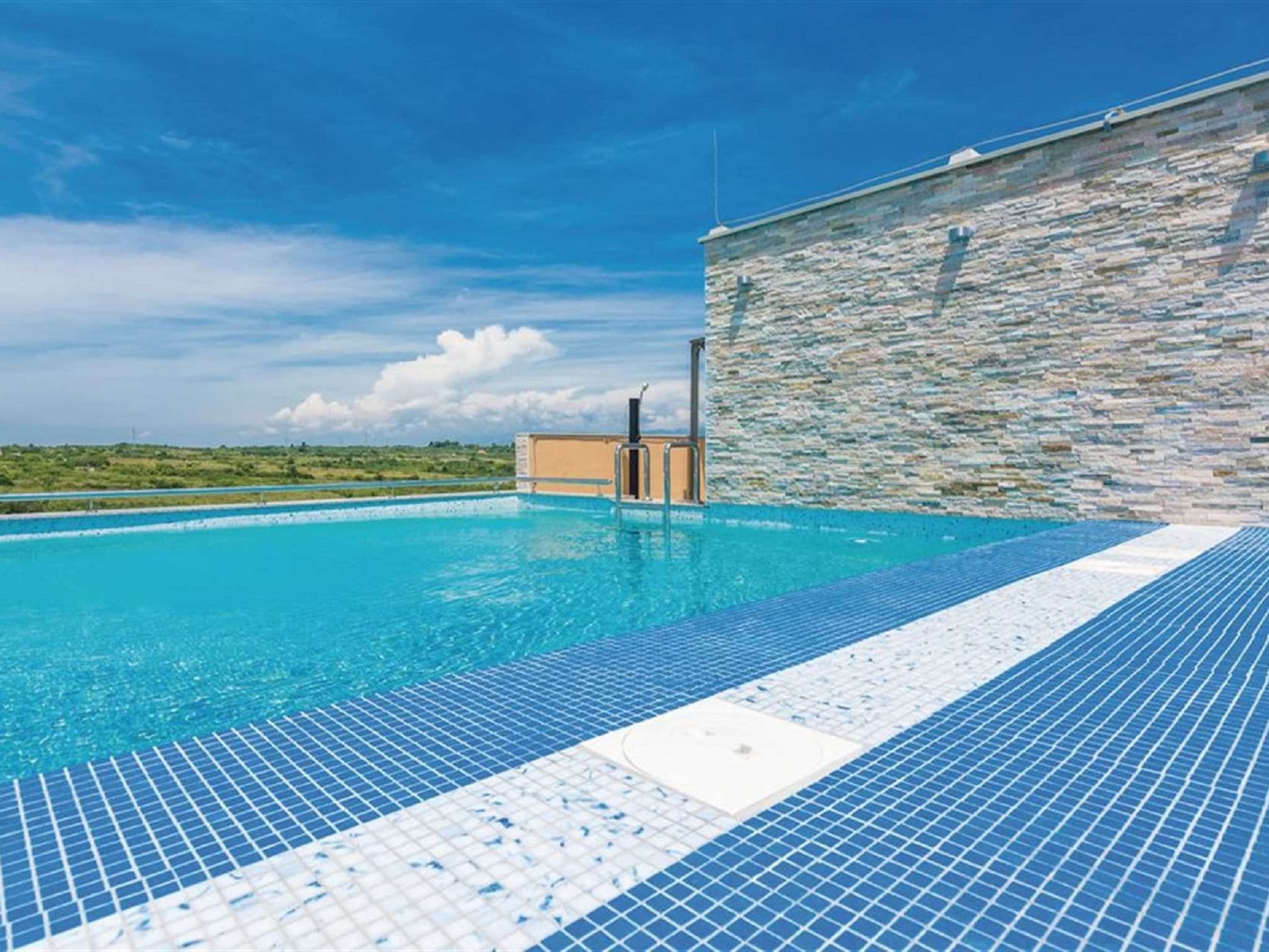 Pool Indoor