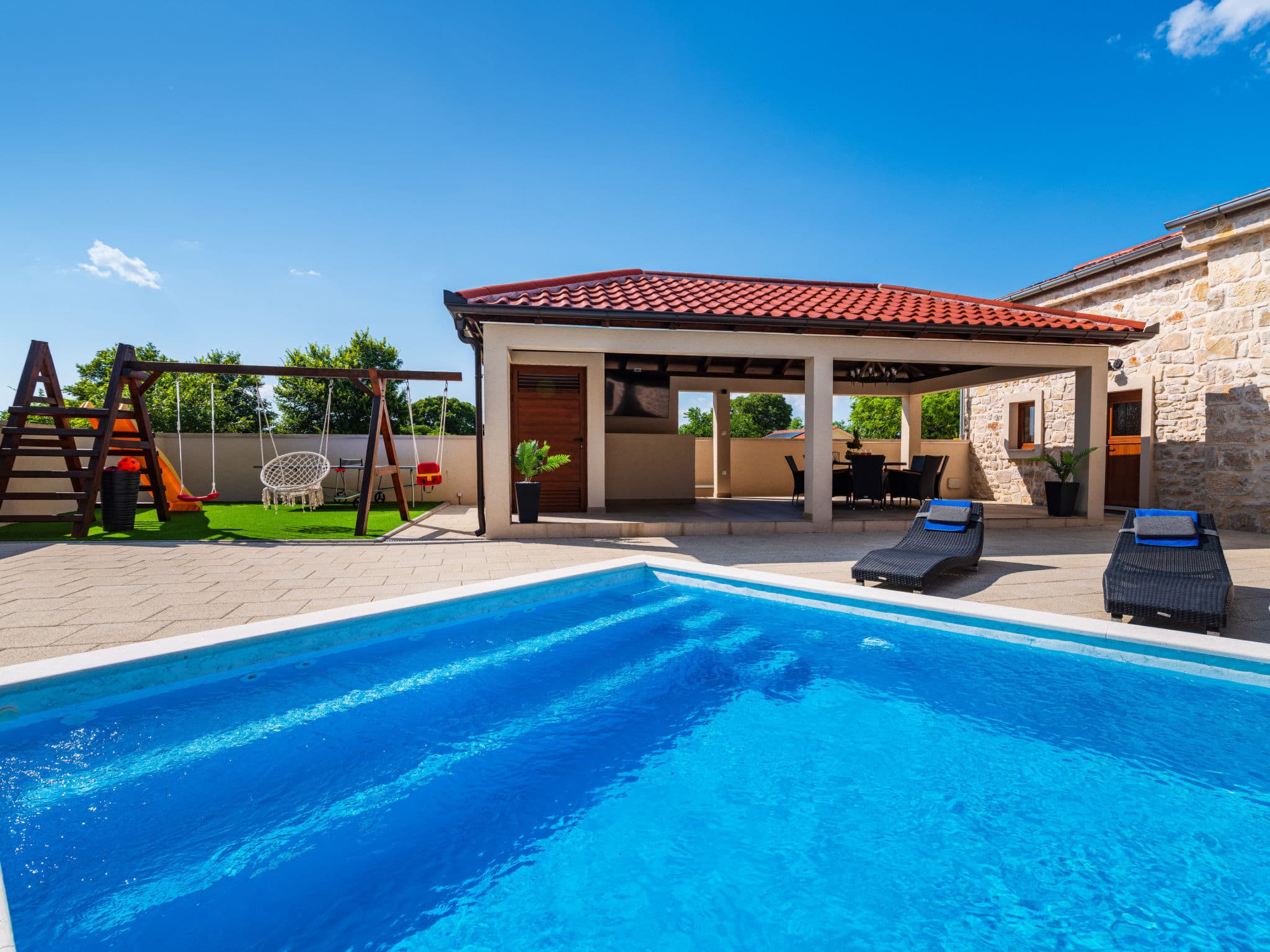 Pool Indoor