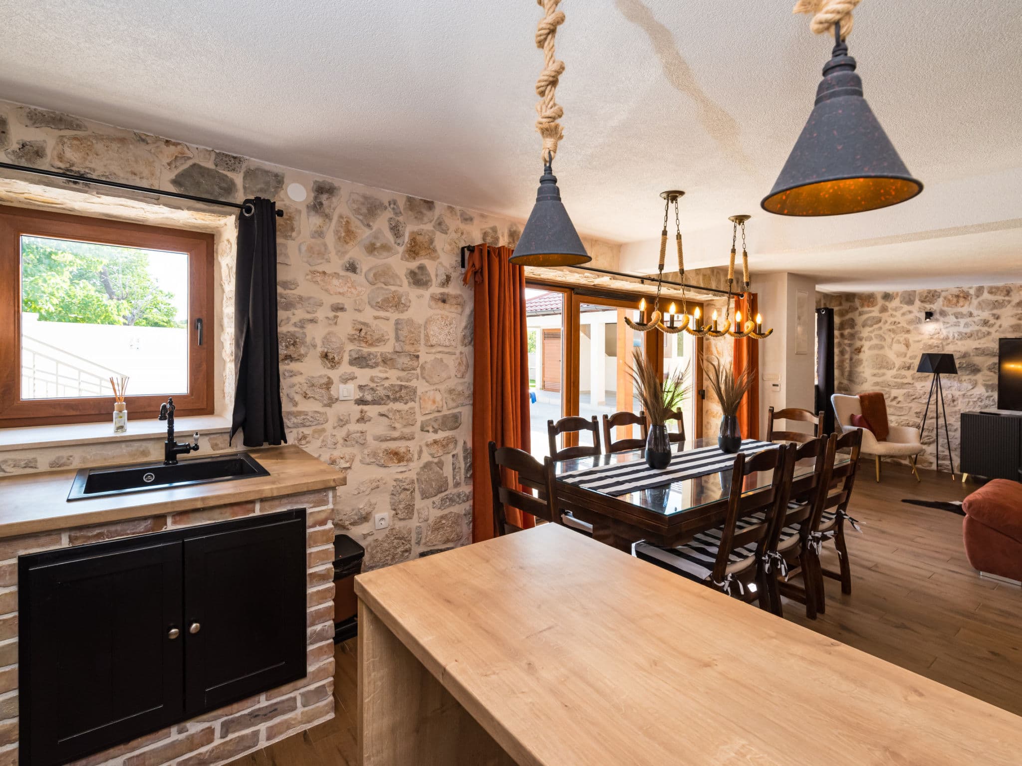 Kitchen / Dining Room