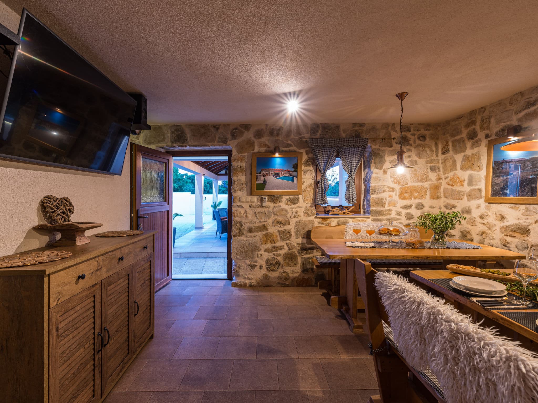 Kitchen / Dining Room
